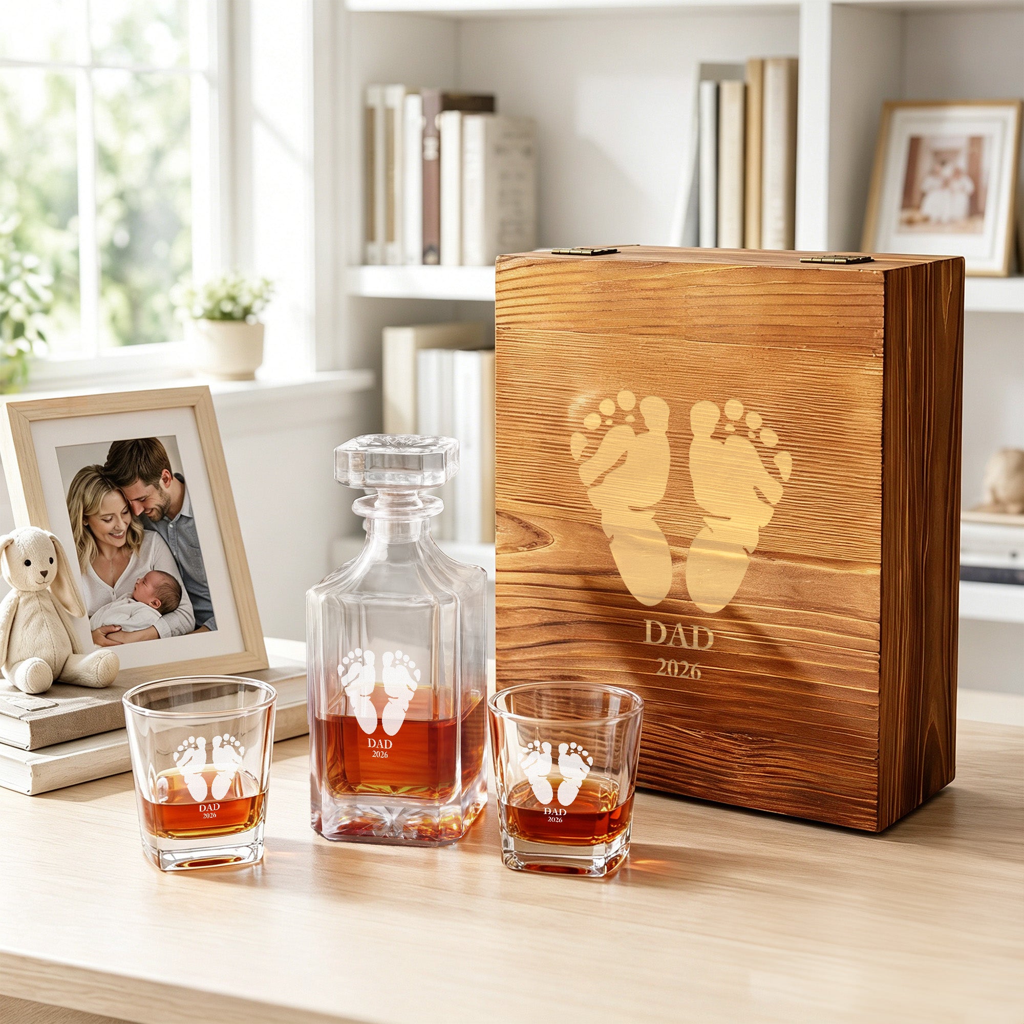 Personalizado Baby Footprint Whiskey Decanter 2 Copas Caja Set con Texto y Fecha Cumpleaños Aniversario Día del Padre Regalo para Hombres Amigos