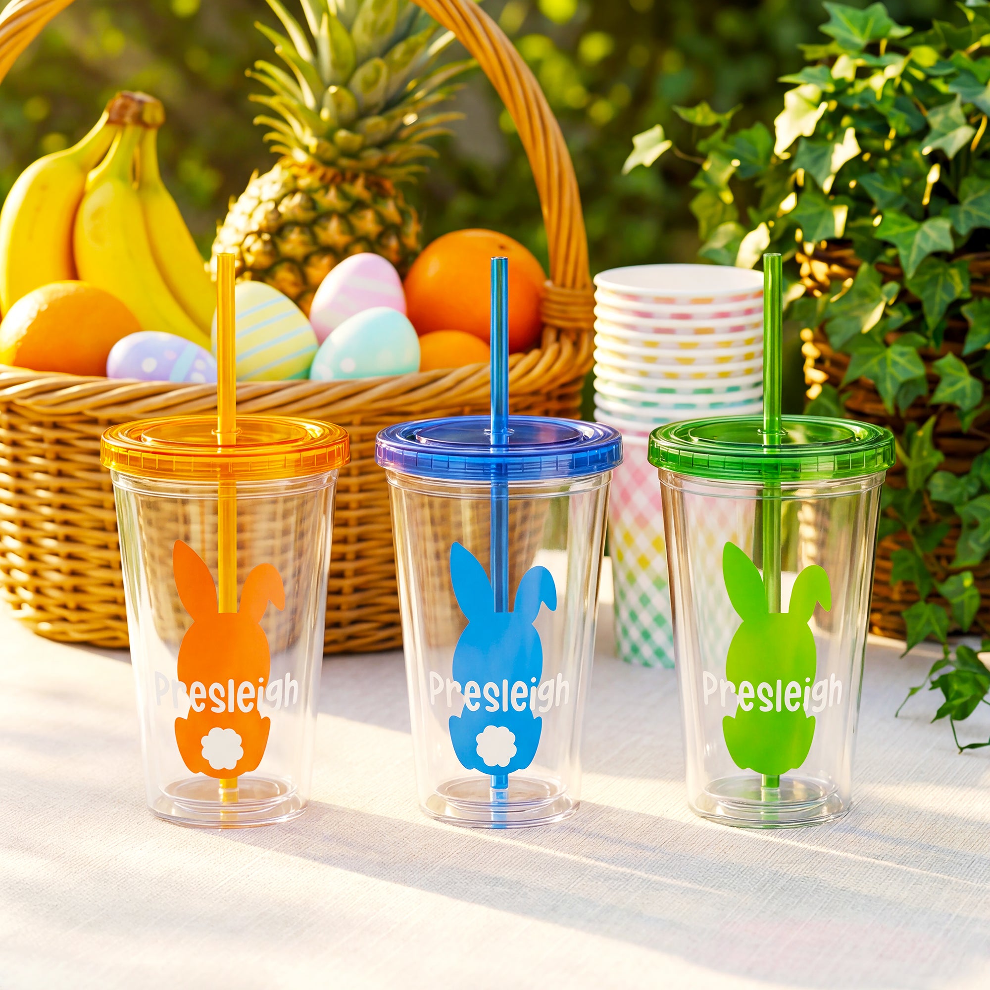 Personalizado lindo nombre de la silueta del conejito 16 oz vaso de agua de plástico reutilizable con tapa y pajita Pascua regalo de cumpleaños para los niños