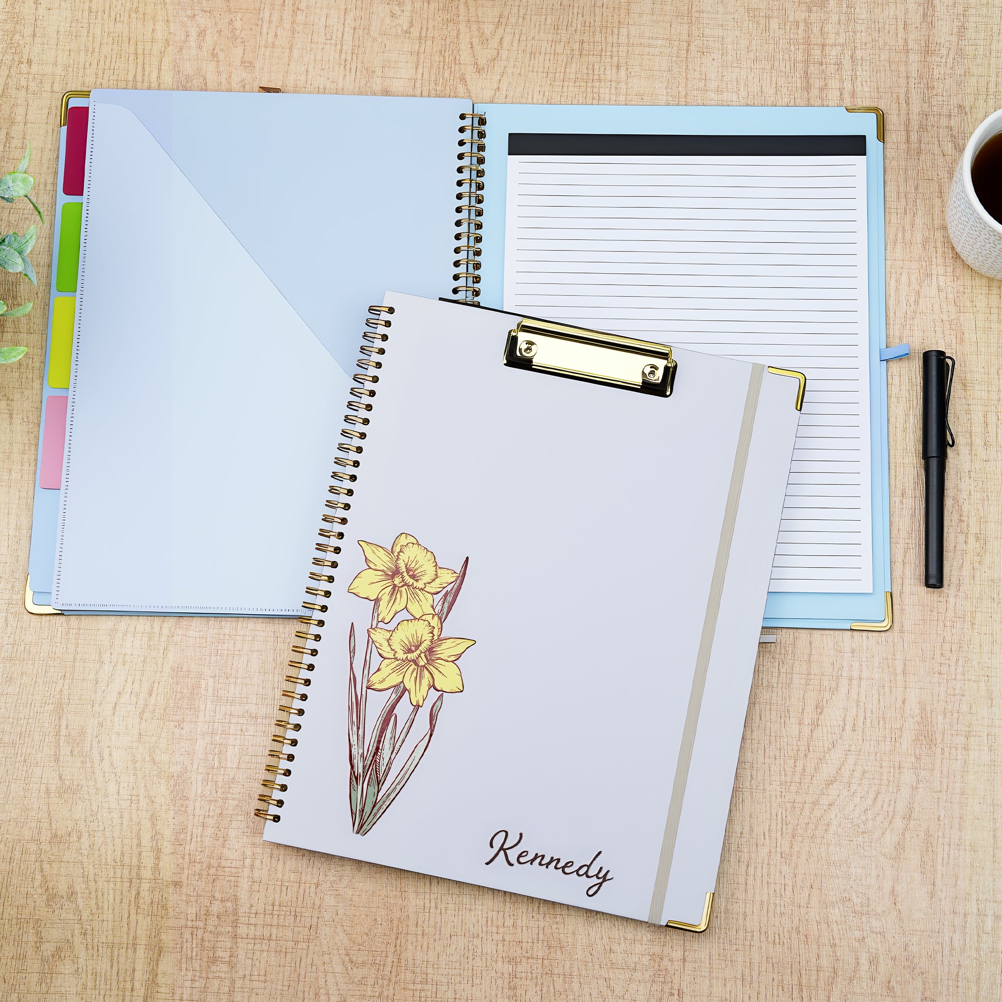 Personalizado Nacimiento Flor Multicolor A4 Portapapeles con Nombre PP Página Interior y Bloc de Notas Material de Oficina Regalo de Cumpleaños para Profesor Estudiante Personal de Oficina