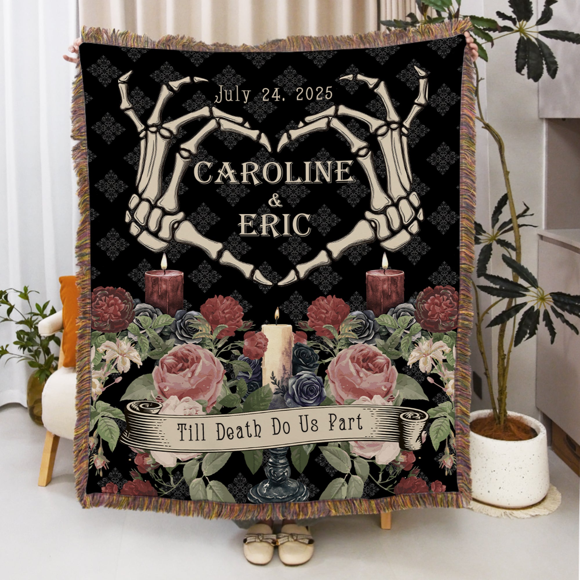 Esqueleto gótico personalizado Manos Corazón Rosa Suave manta con borla y nombre Decoración para el hogar Halloween Boda Regalo para Pareja Goth Lovers