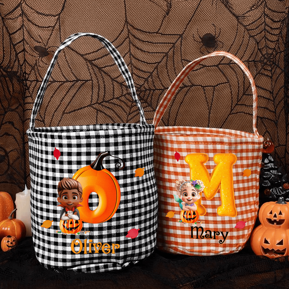 Disfraces de Halloween personalizados Personaje de dibujos animados Bolsa a cuadros Cesta de caramelos con la inicial y el nombre Trick or Treat Fiesta de regalos para la familia Niños Niñas