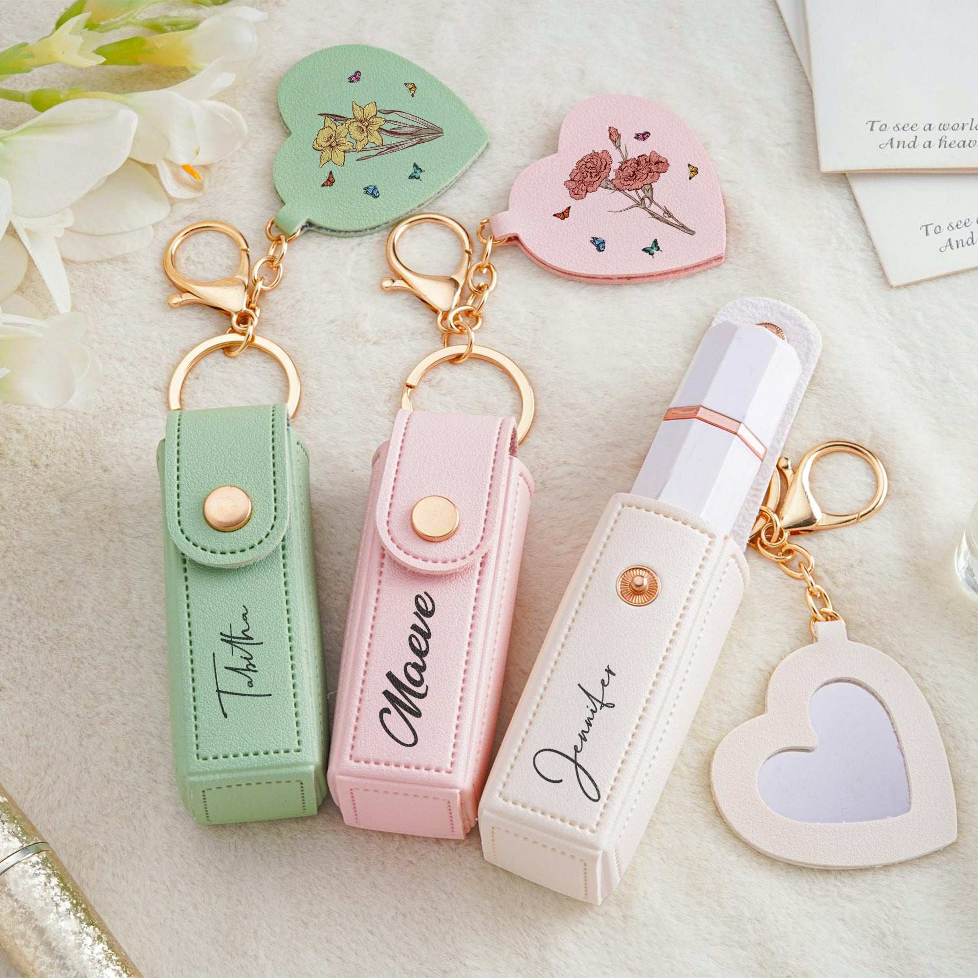 Personalizado Nacimiento Flor PU Cuero Nombre Lápiz Labial Estuche Llavero con forma de corazón Espejo Maquillaje Esenciales Cumpleaños Regalo de boda para las mujeres