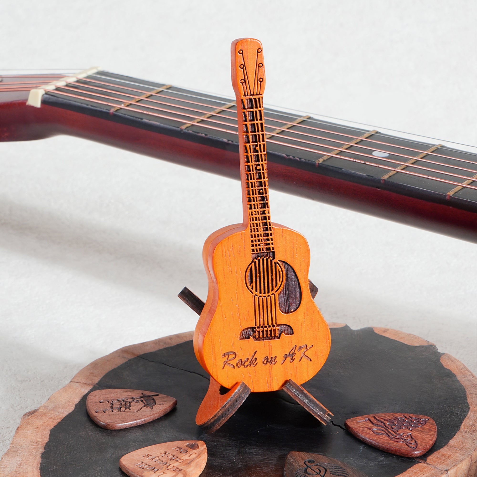 Soporte de madera personalizado para púas de guitarra con texto grabado y 1-4 púas Accesorios de música Regalo de Navidad Cumpleaños para guitarrista