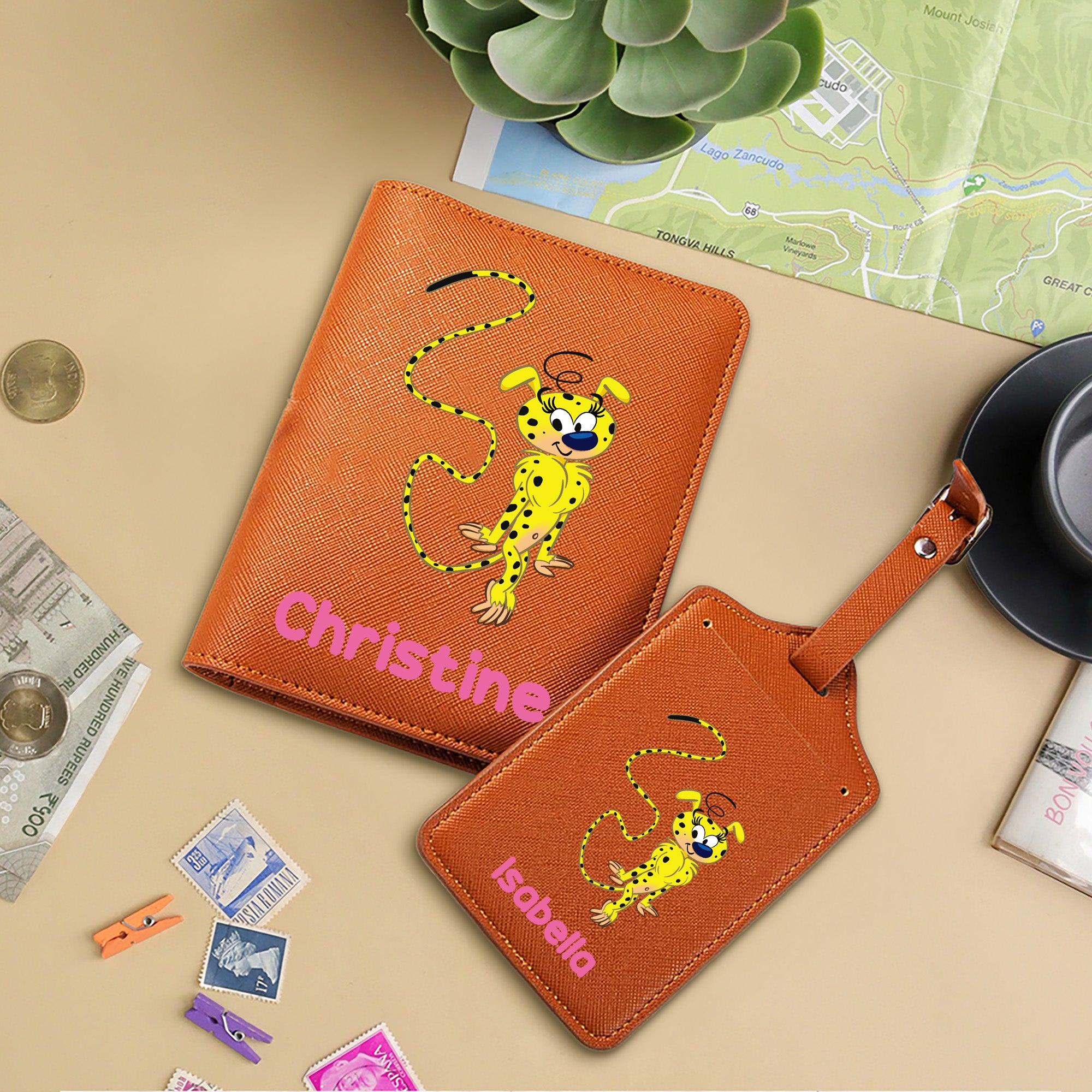 Marsupilami personalizado de cuero PU pasaporte titular de etiqueta de equipaje con el nombre regalo de cumpleaños para amigo | Callie × Marsupilami