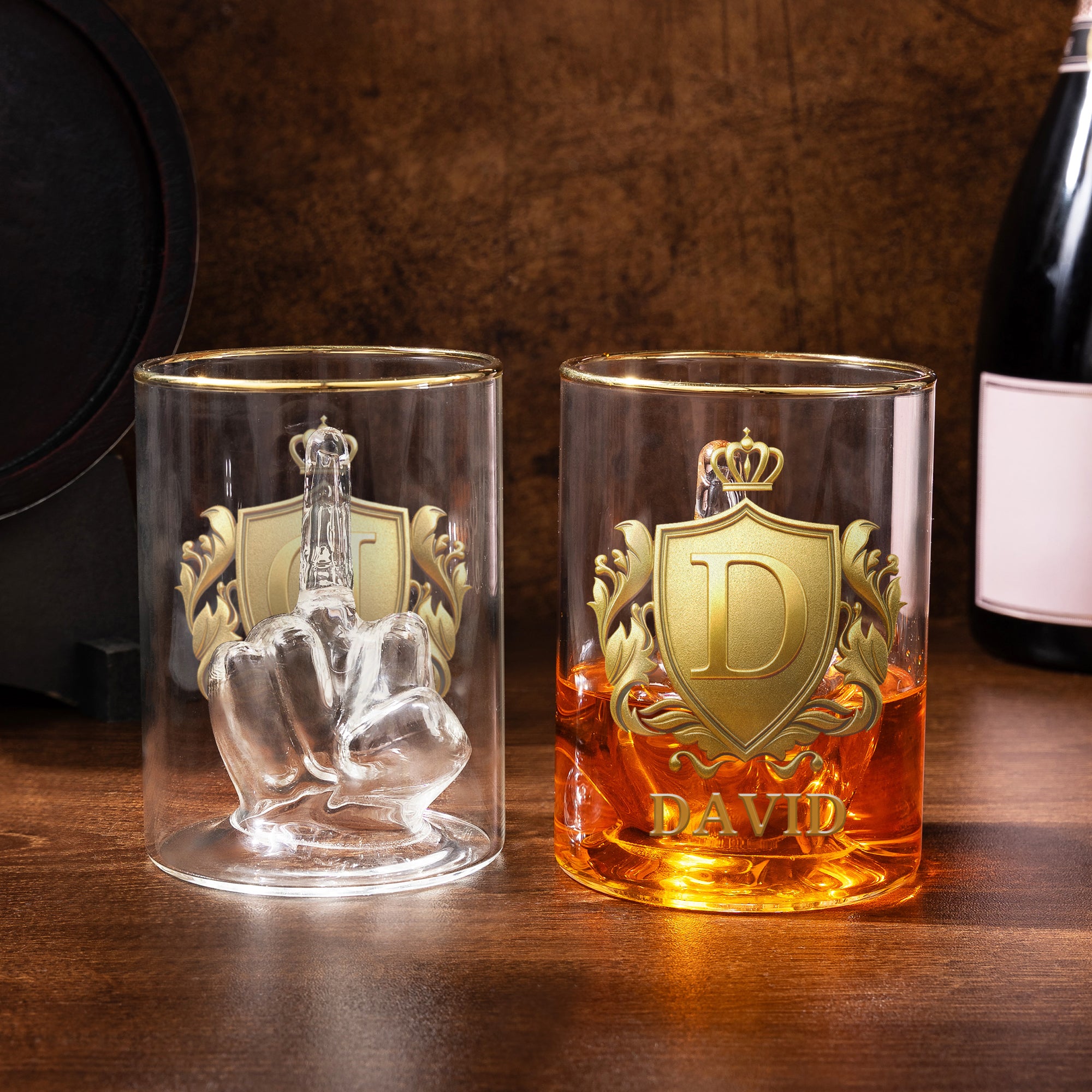 Insignia de oro personalizado dedo medio de diseño de vidrio con el nombre y la inicial de regalo de cumpleaños para el hombre Bartender entusiasta del whisky