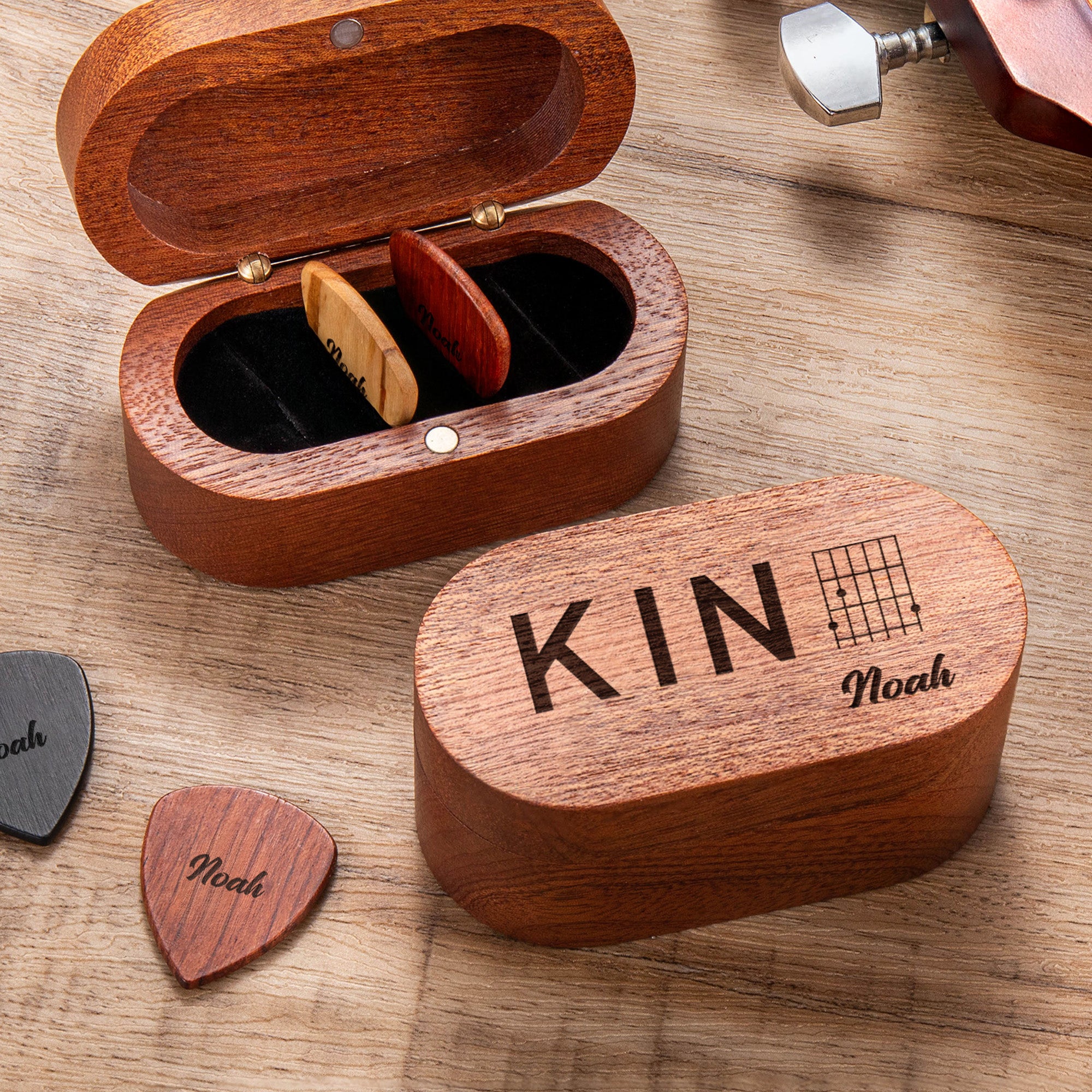 Caja magnética de madera para guardar púas de guitarra personalizada con nombre y palabra Regalo de cumpleaños para músico guitarrista