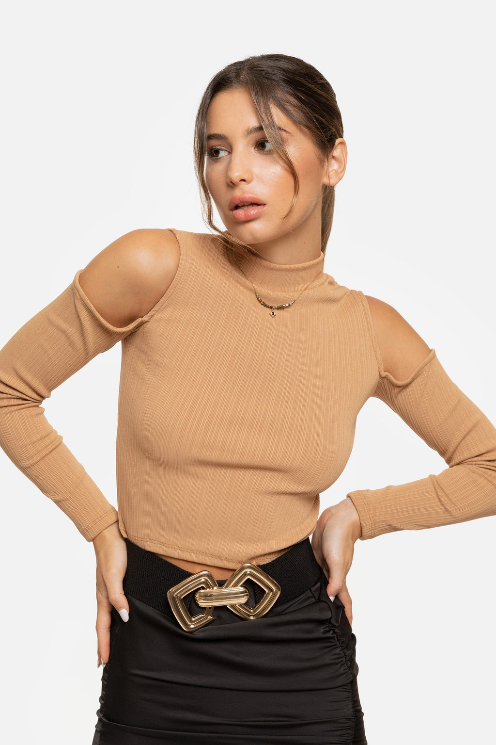 TOP  CUT OUT