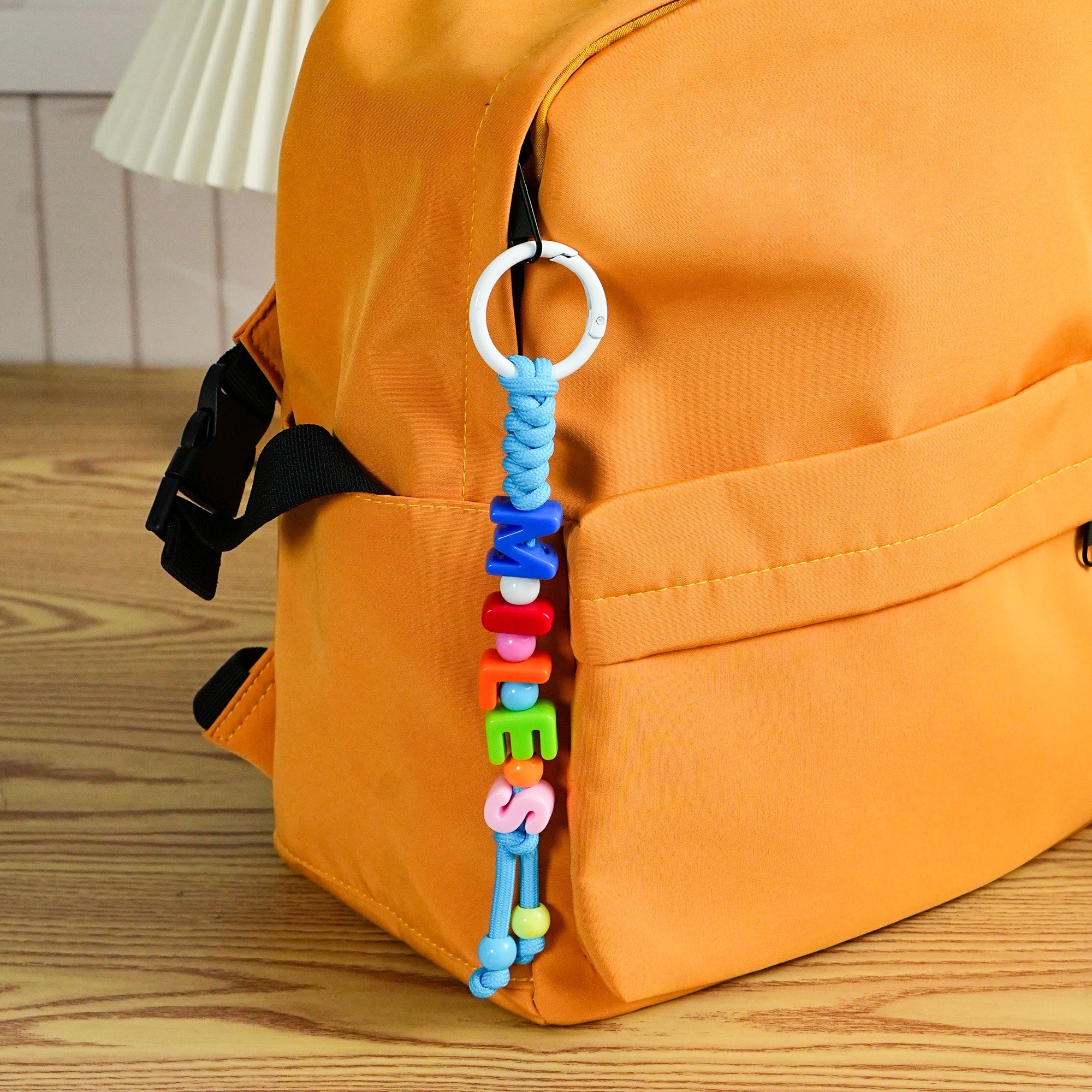 Personalizado Multicolor Letra Bead Hecho a mano trenzado Bolsa Charm con Nombre Cumpleaños Regalo de Navidad para los niños