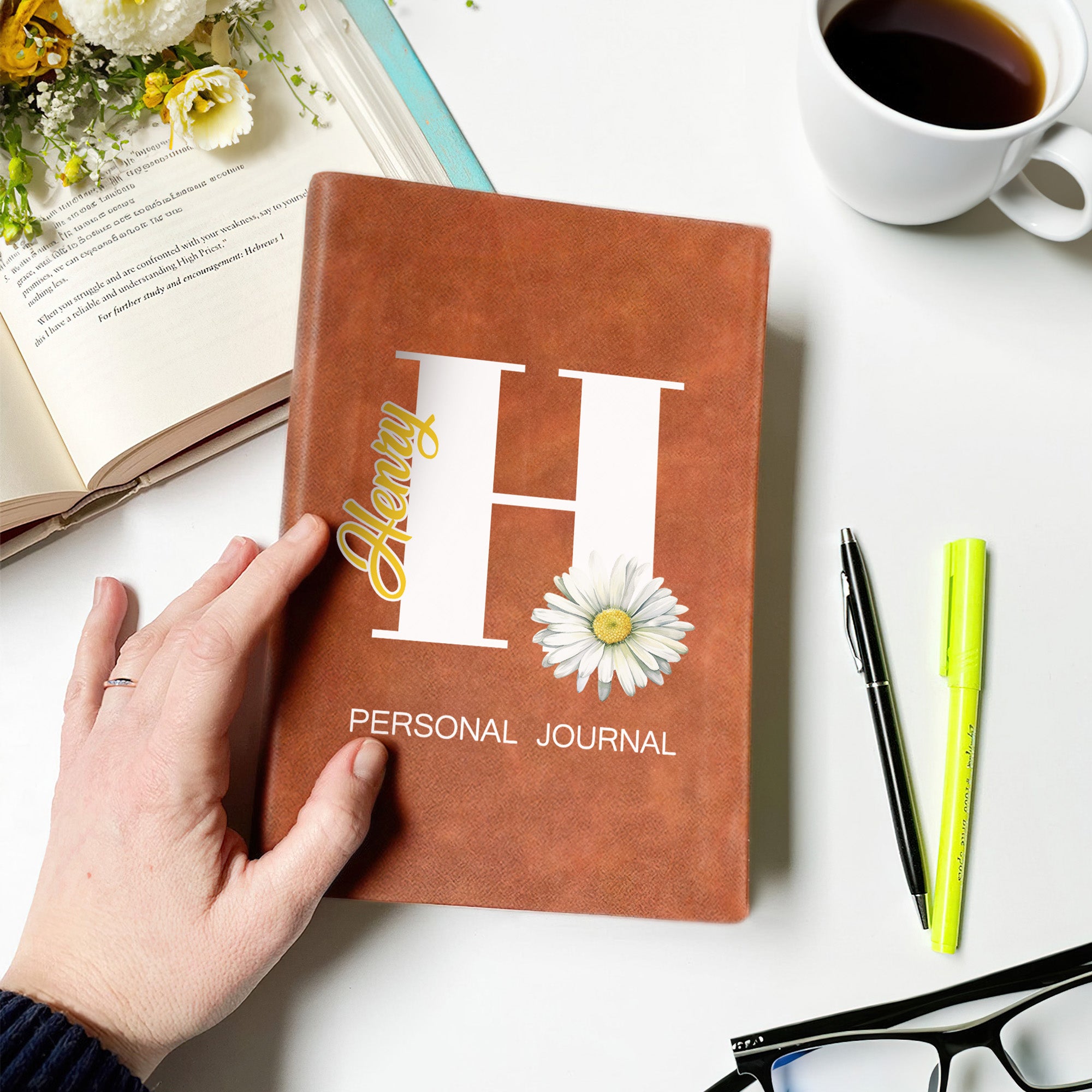 Personalizado Nacimiento Flor Inicial A5 PU Diario de cuero con el nombre de texto y 100 páginas rayadas Cumpleaños Regalo para Amigos Familia