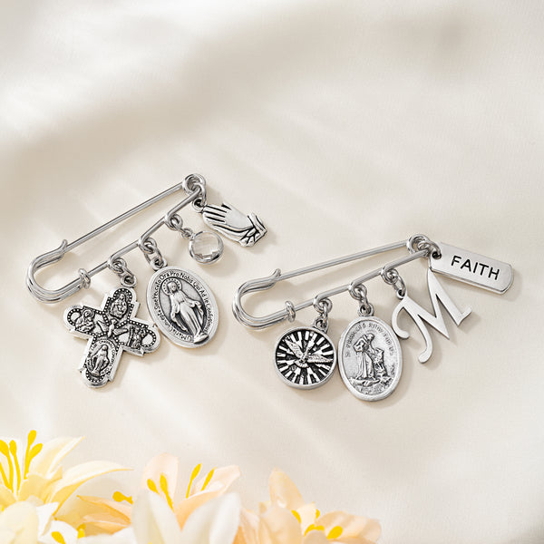 Alfiler de santo católico personalizado con inicial Joyería delicada Confirmación Recuerdo Comunión Bautizo Regalo para católicos