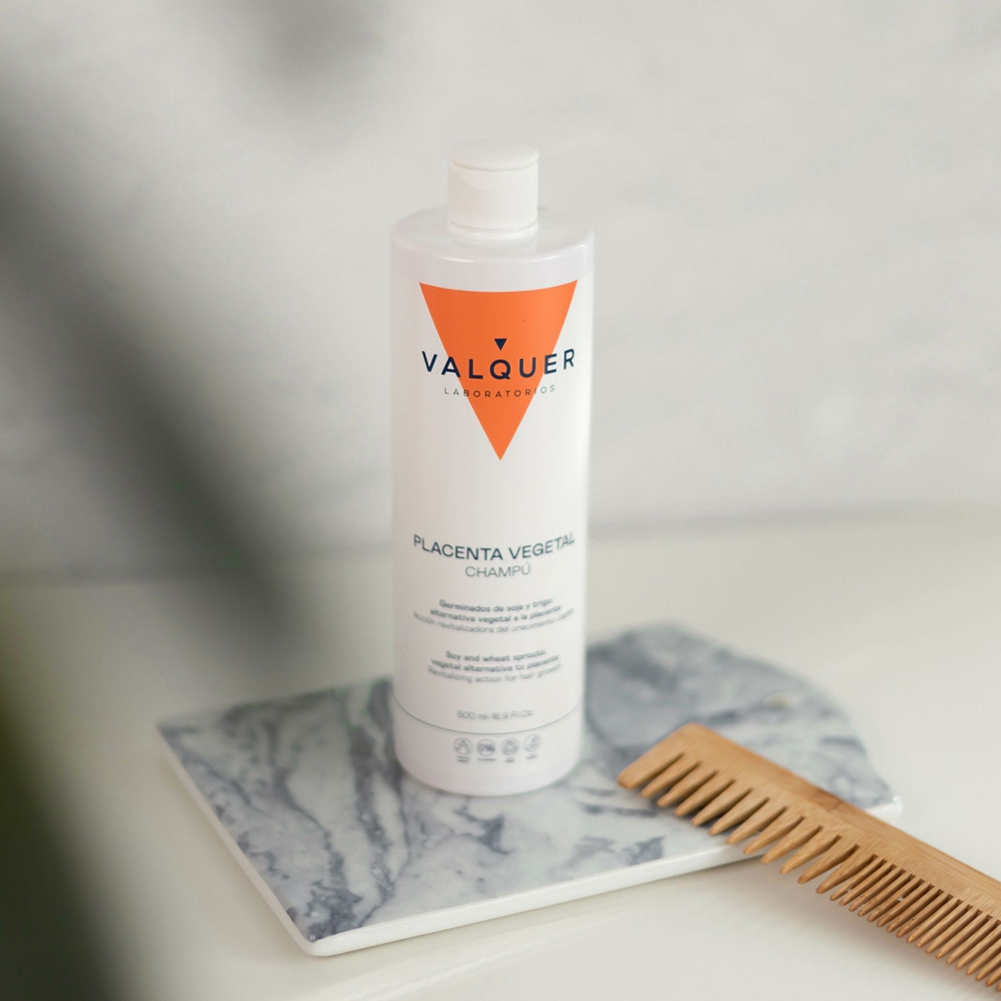Champú de Placenta Vegetal. Combate: caída, caspa, grasa - 500 ml