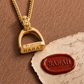 Estribo ecuestre personalizado oculto Signet collar con nombre grabado y texto Minimalista Joyería Aniversario Cumpleaños regalo para los amantes del caballo