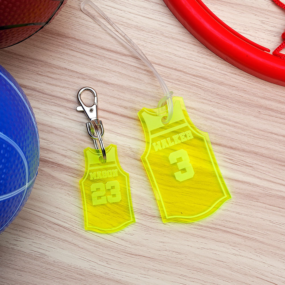 Llavero acrílico personalizado de camiseta de baloncesto con nombre y número de equipo deportivo Regalo para amante de jugadores de baloncesto
