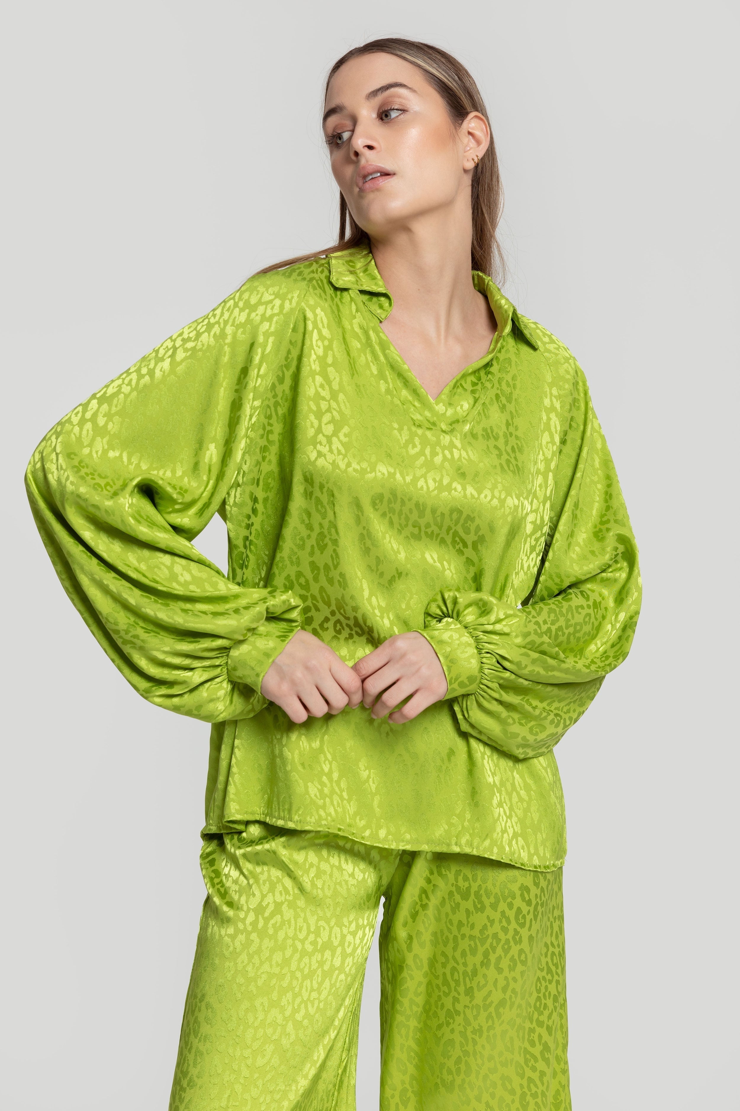 BLUSA  SATINADA