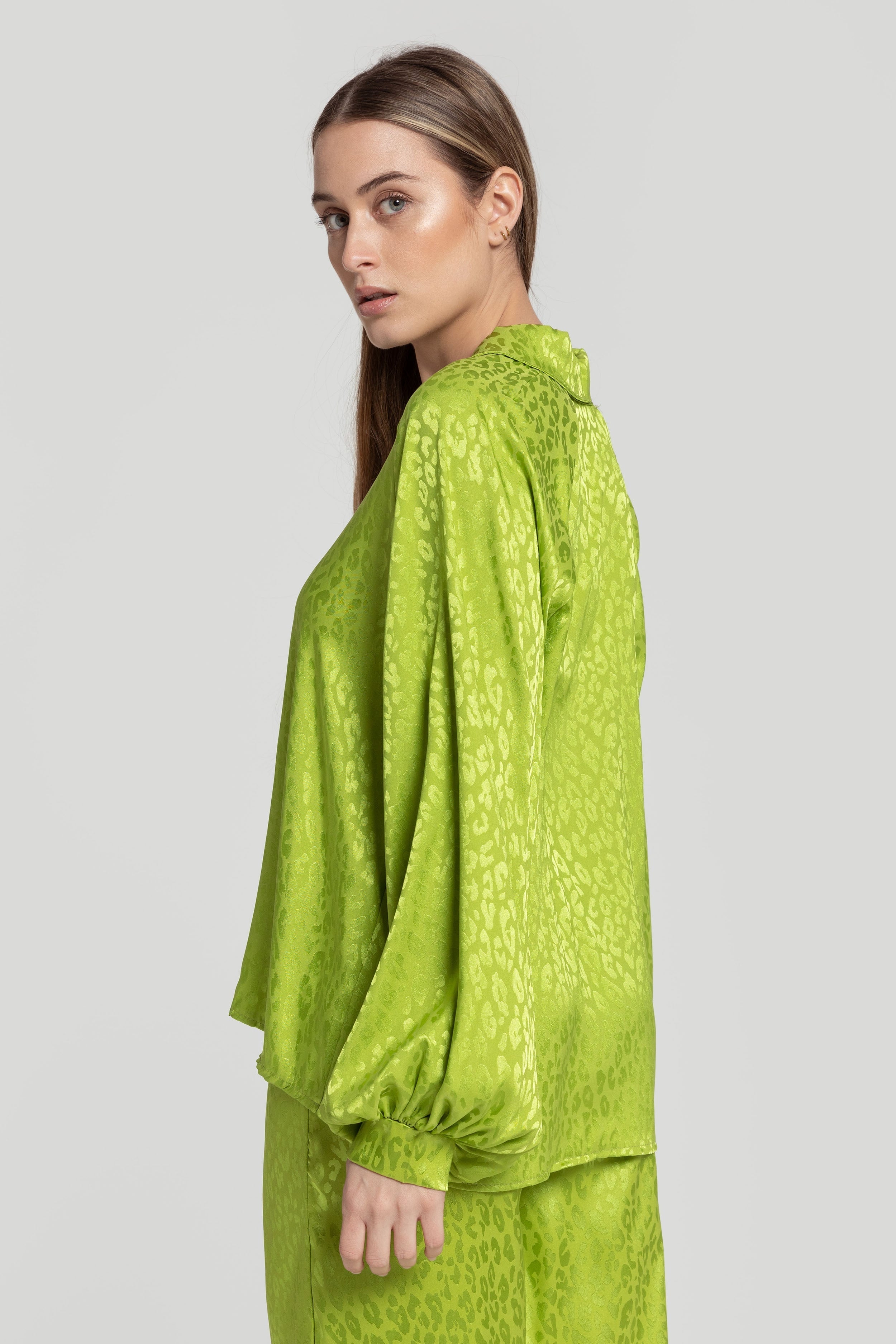 BLUSA  SATINADA