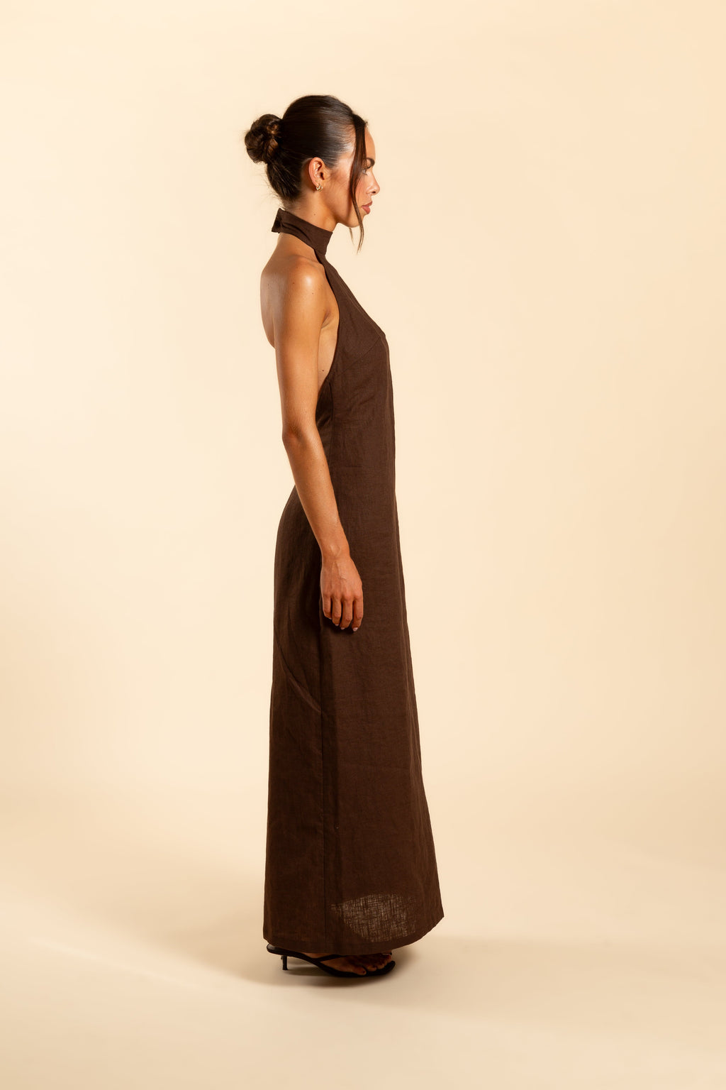 VESTIDO HALTER | MARRON