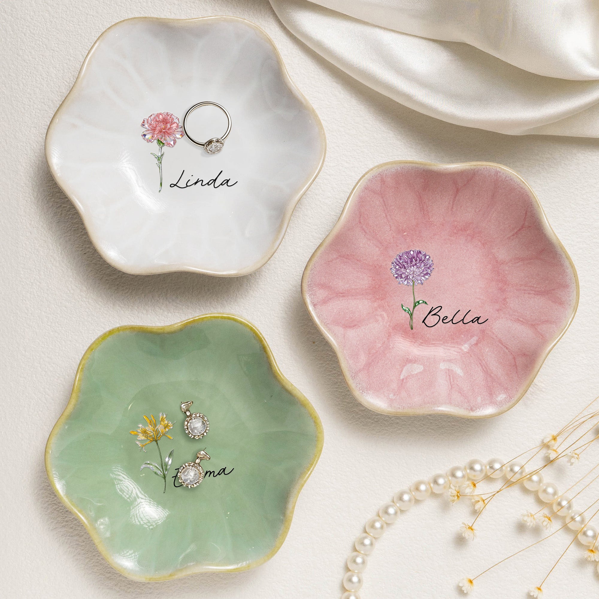 Personalizada de imitación de cristal de estilo de nacimiento de flores de cerámica borde festoneado baratija joyería plato con nombre Día de la Madre de cumpleaños de regalo para ella