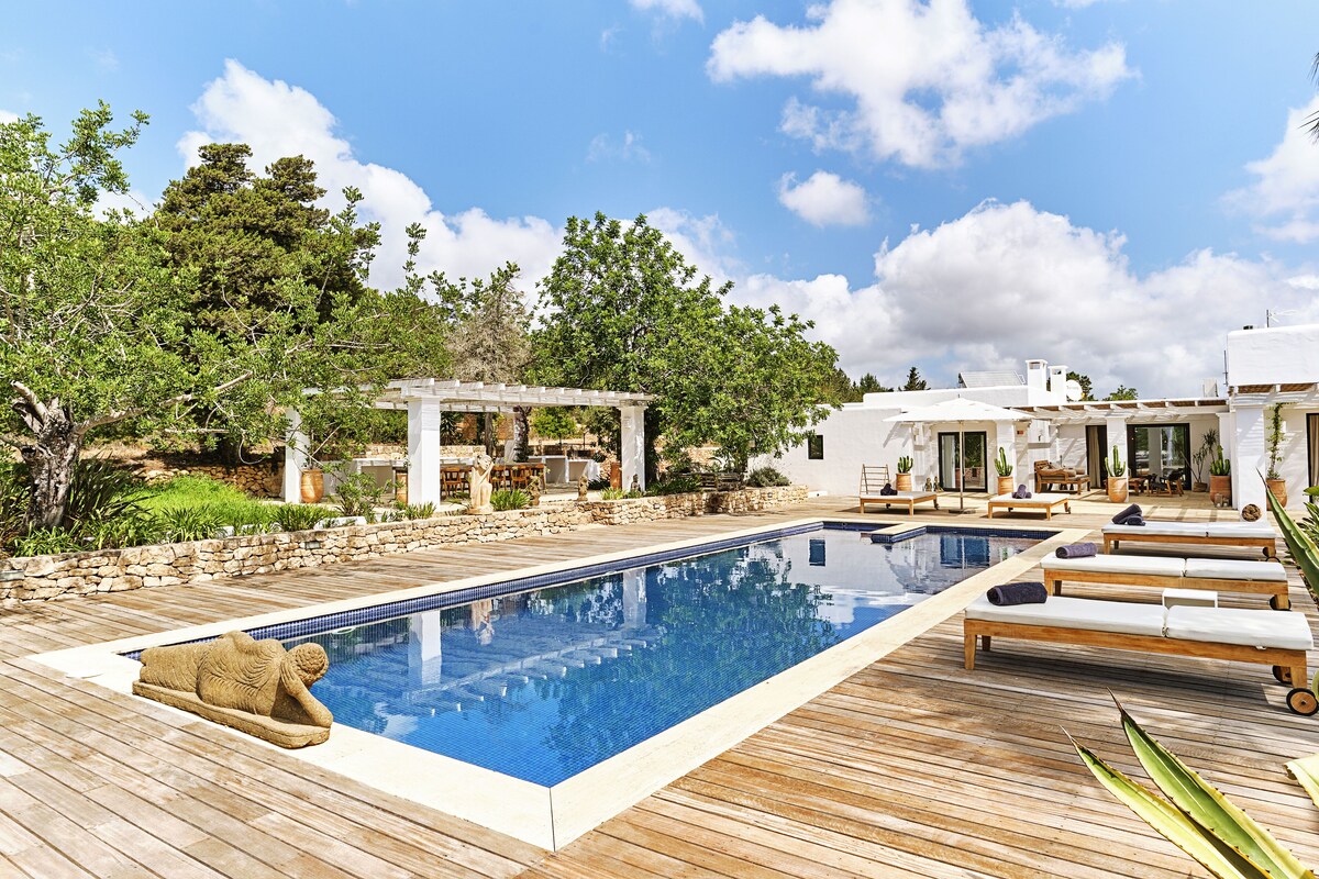 Ibiza Holiday Villa with Nordic Interiors in Santa Eulalia