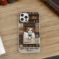 Funda personalizada para iPhone con el nombre de un personaje de dibujos animados de una librería Regalo de cumpleaños para mujeres amantes de los libros