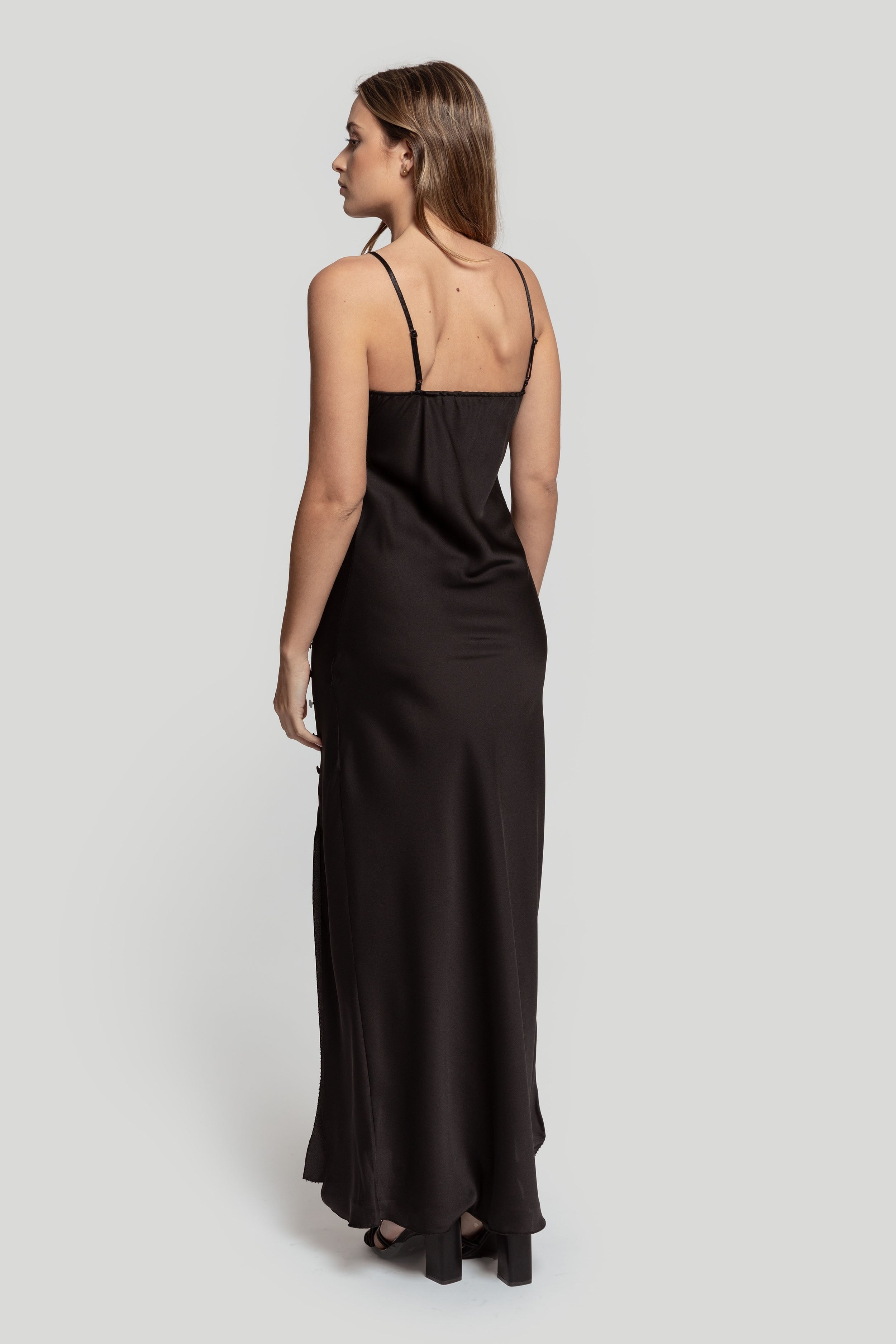 VESTIDO  LENCERO