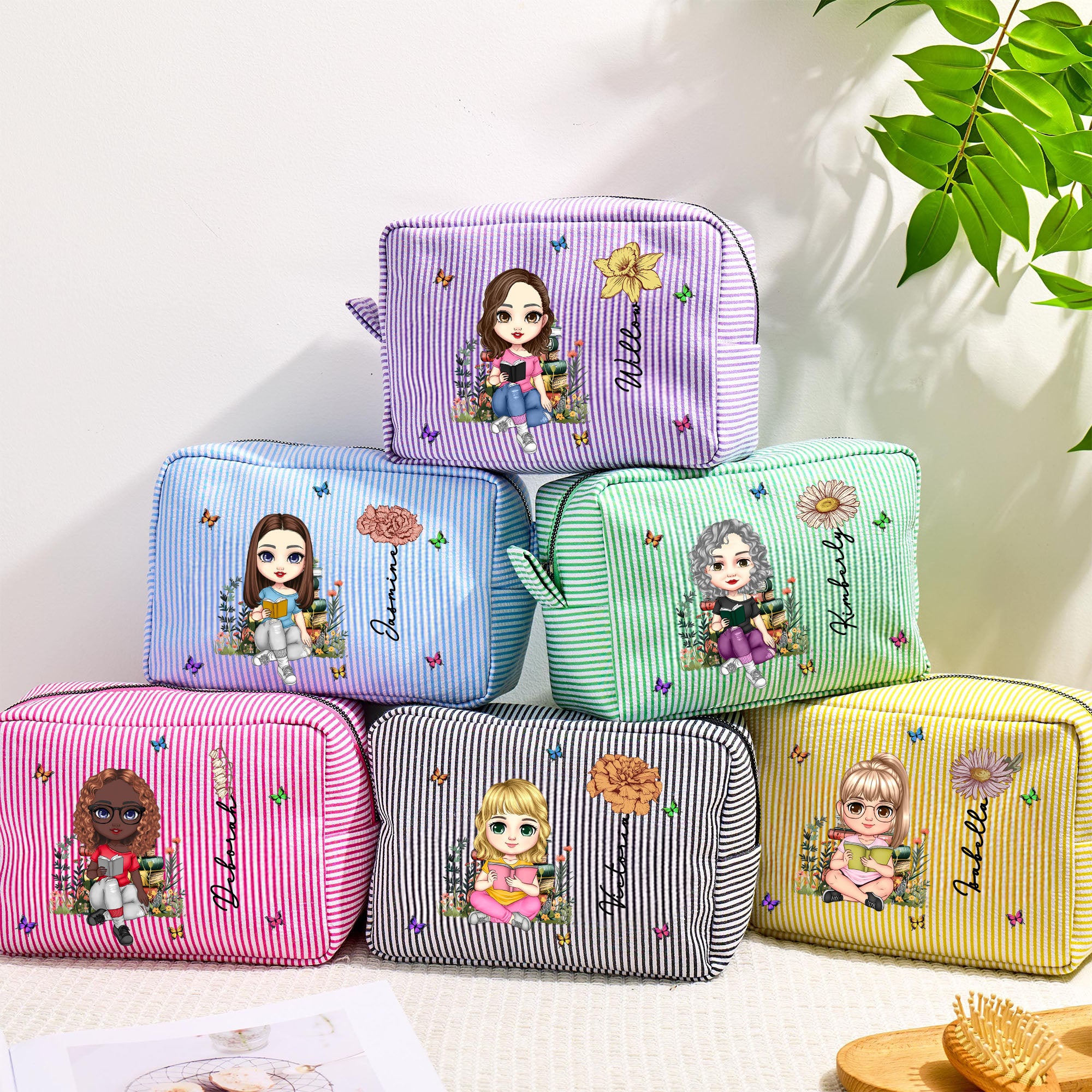 Personalizado de dibujos animados de lectura de caracteres de nacimiento de flores de rayas multicolores bolsa de maquillaje con nombre y cremallera de cumpleaños Aniversario de regalo para las mujere