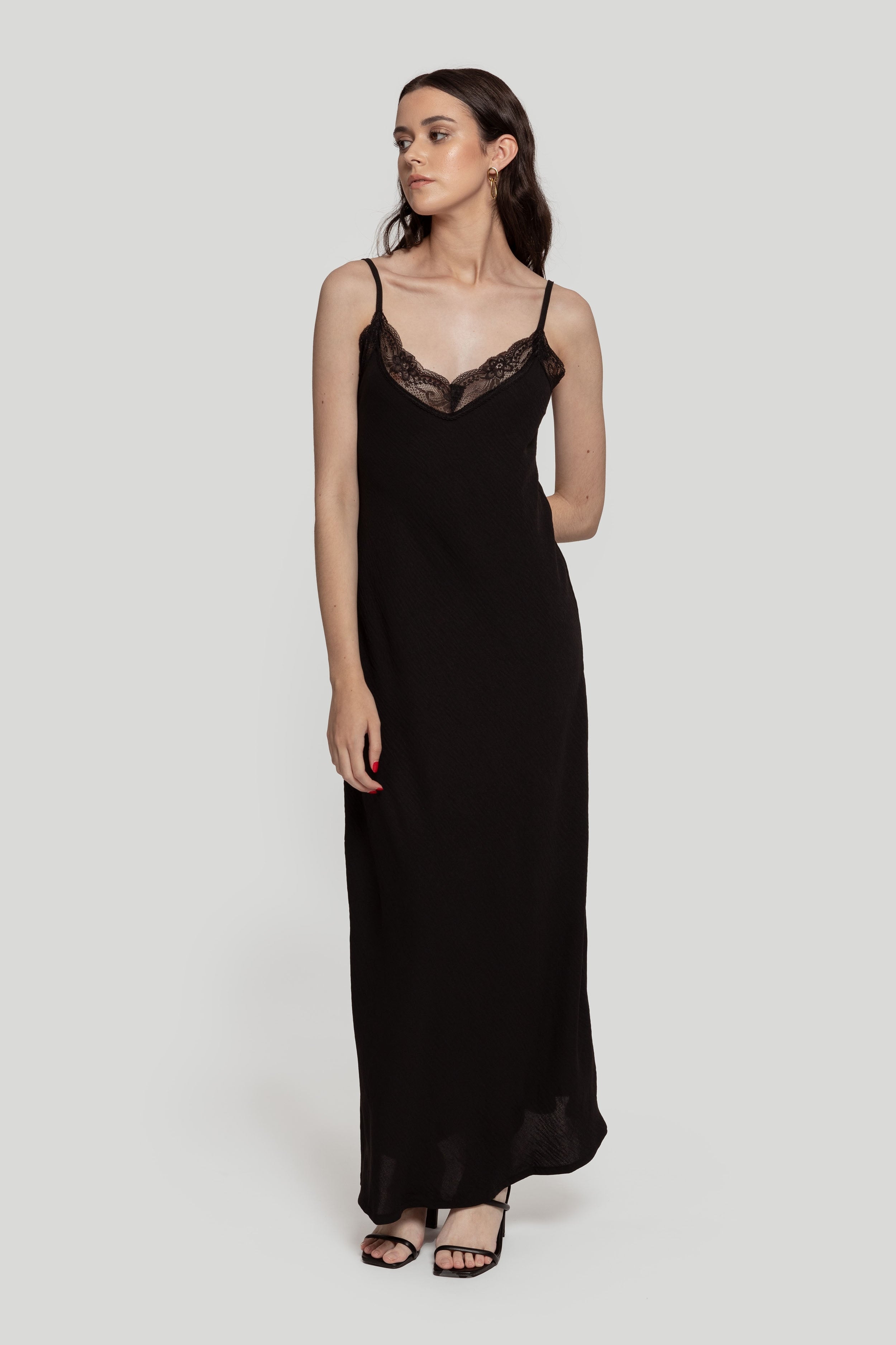 VESTIDO  LENCERO