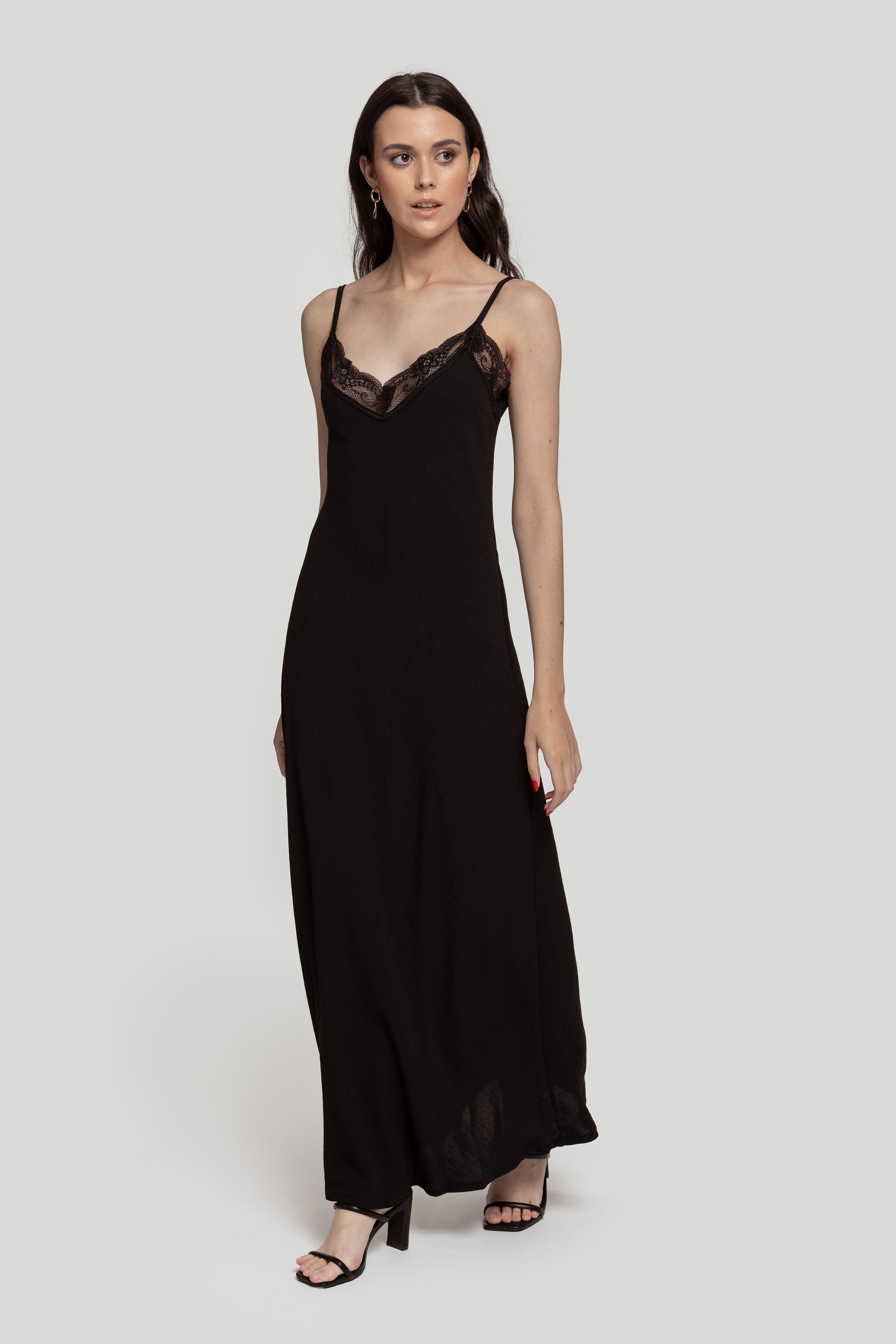 VESTIDO  LENCERO
