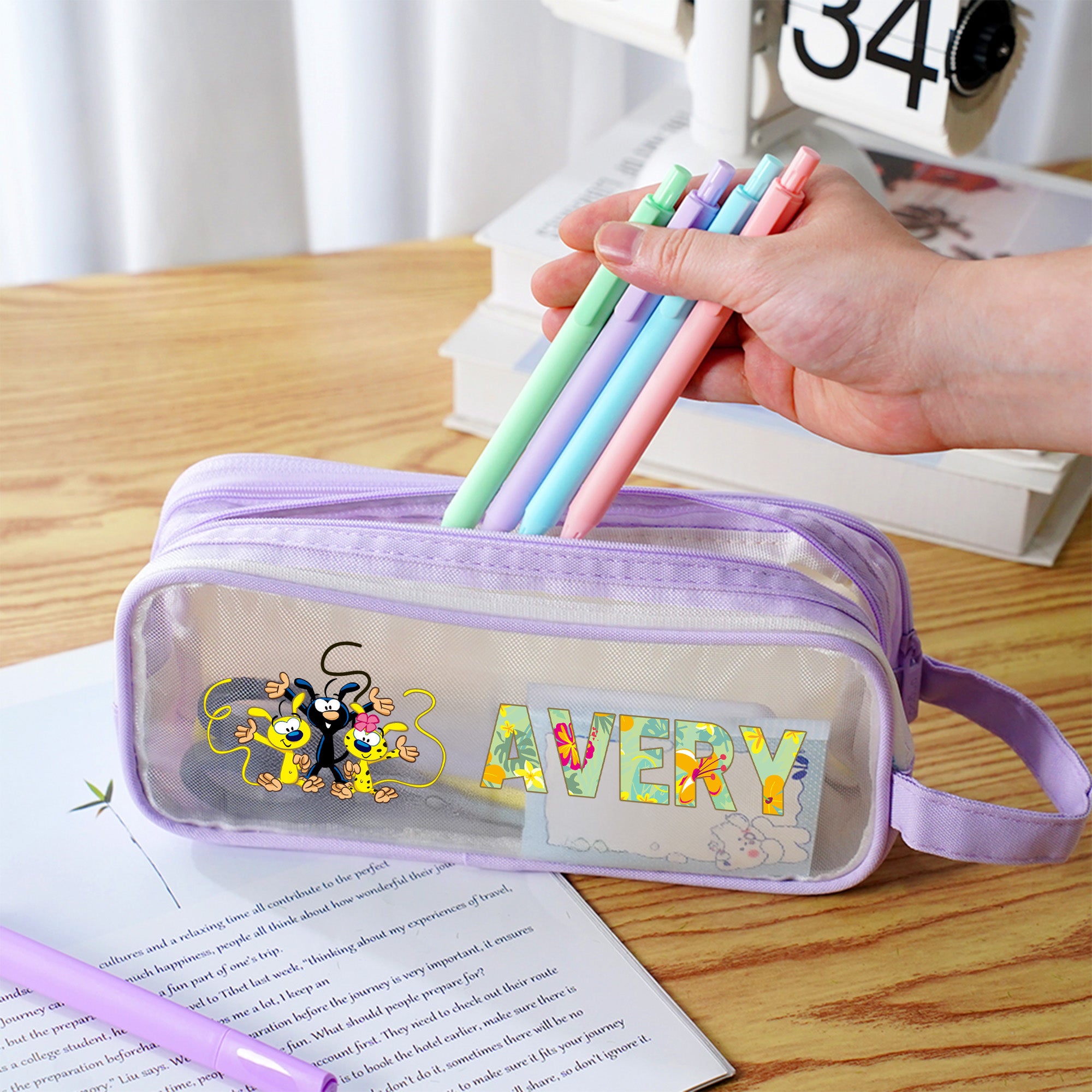 Estuche personalizado de Marsupilami de cola larga de malla de gran capacidad con nombre Regalo para niños estudiantes | Callie × Marsupilami®.