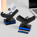 Personalizada 3D Impreso Pistola Placa titular de la tarjeta con el nombre Decoración de escritorio de oficina Apreciación Regalo de cumpleaños para la Policía Veteranos Gun Lovers