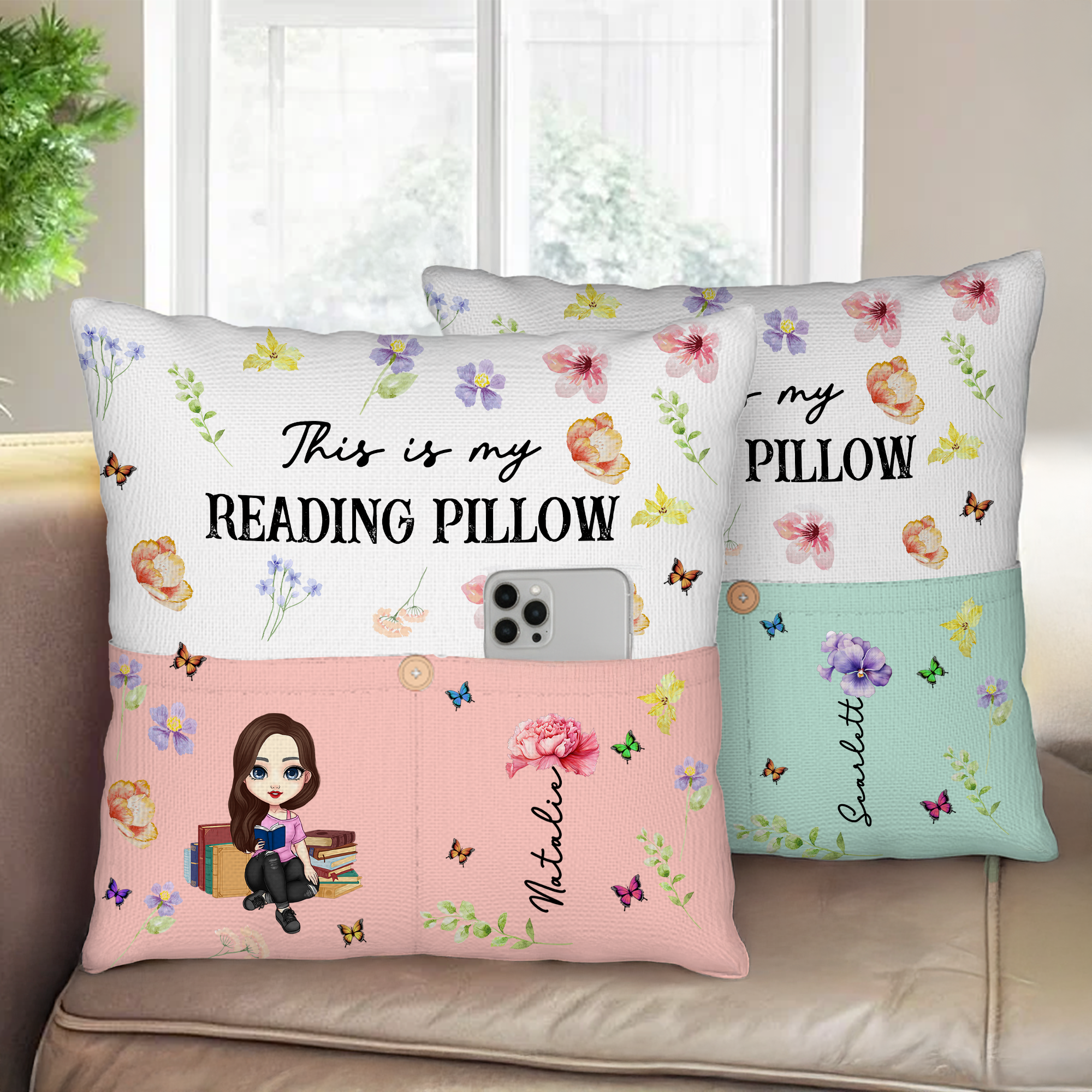 Flor de nacimiento personalizada Caricatura de personaje de lectura multicolor Funda de almohada con nombre Decoración del hogar Regalo de cumpleaños para los ratones de biblioteca de la familia