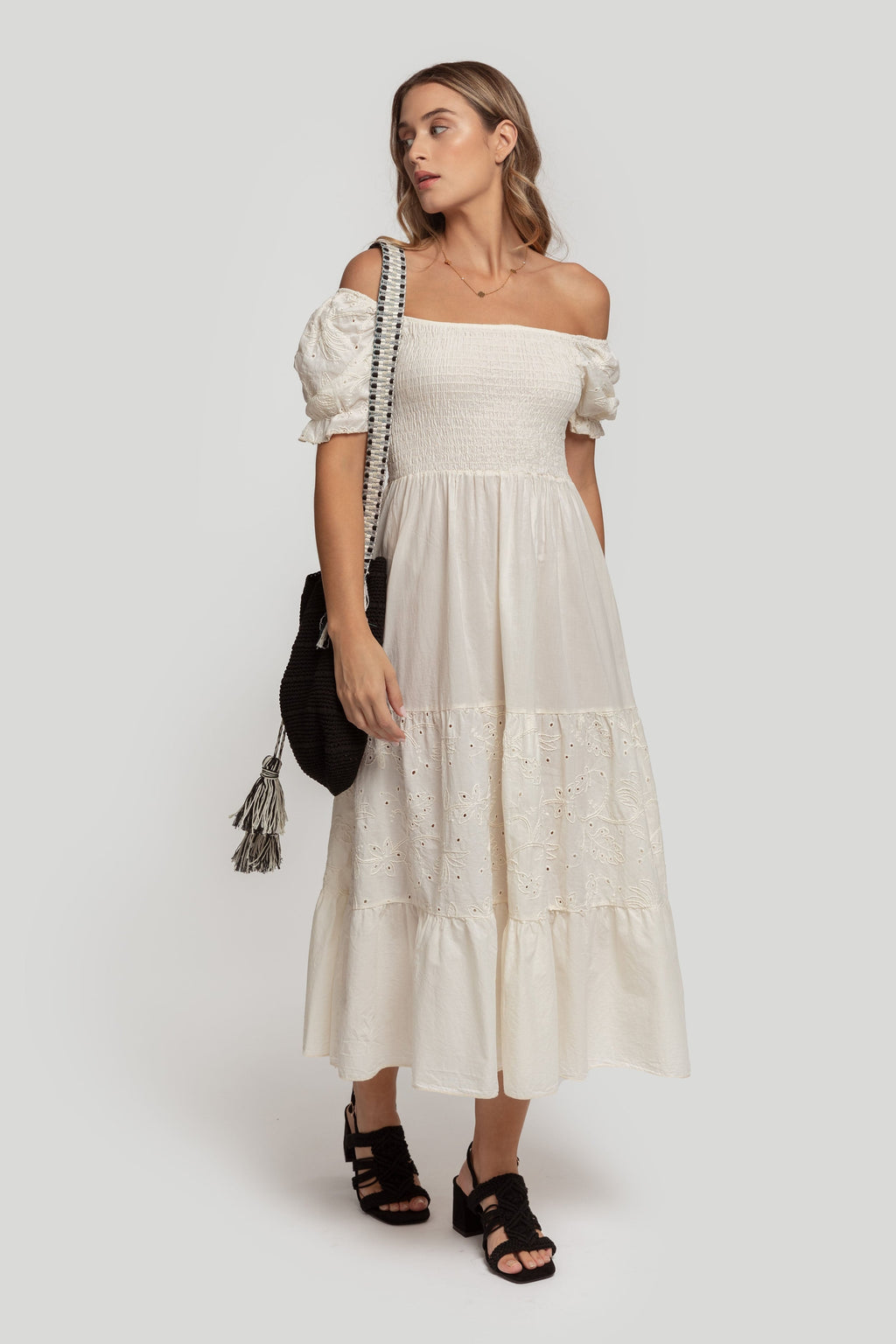 VESTIDO  BORDADOS