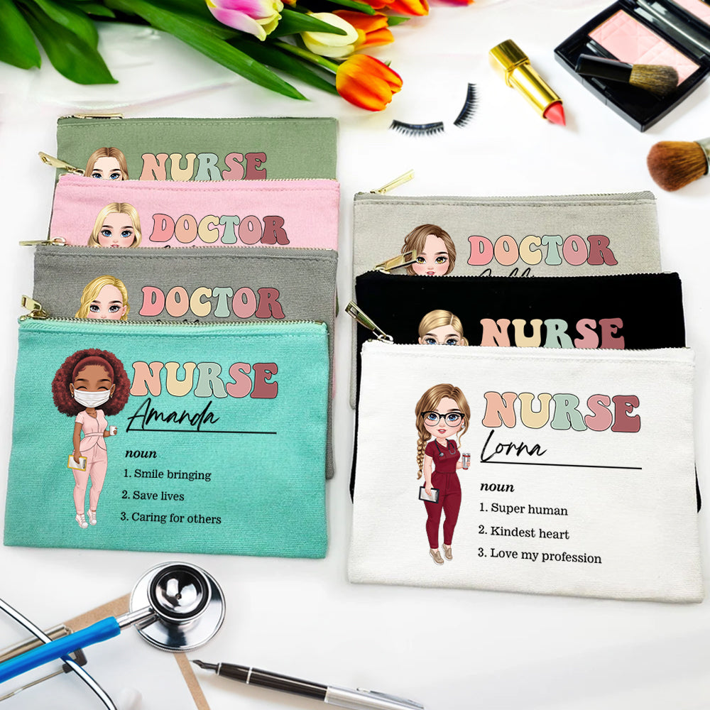 Bolsa de maquillaje de lona con nombre Personalizada Enfermera Doctora Personaje de dibujos animados Regalo de agradecimiento de cumpleaños para el personal médico