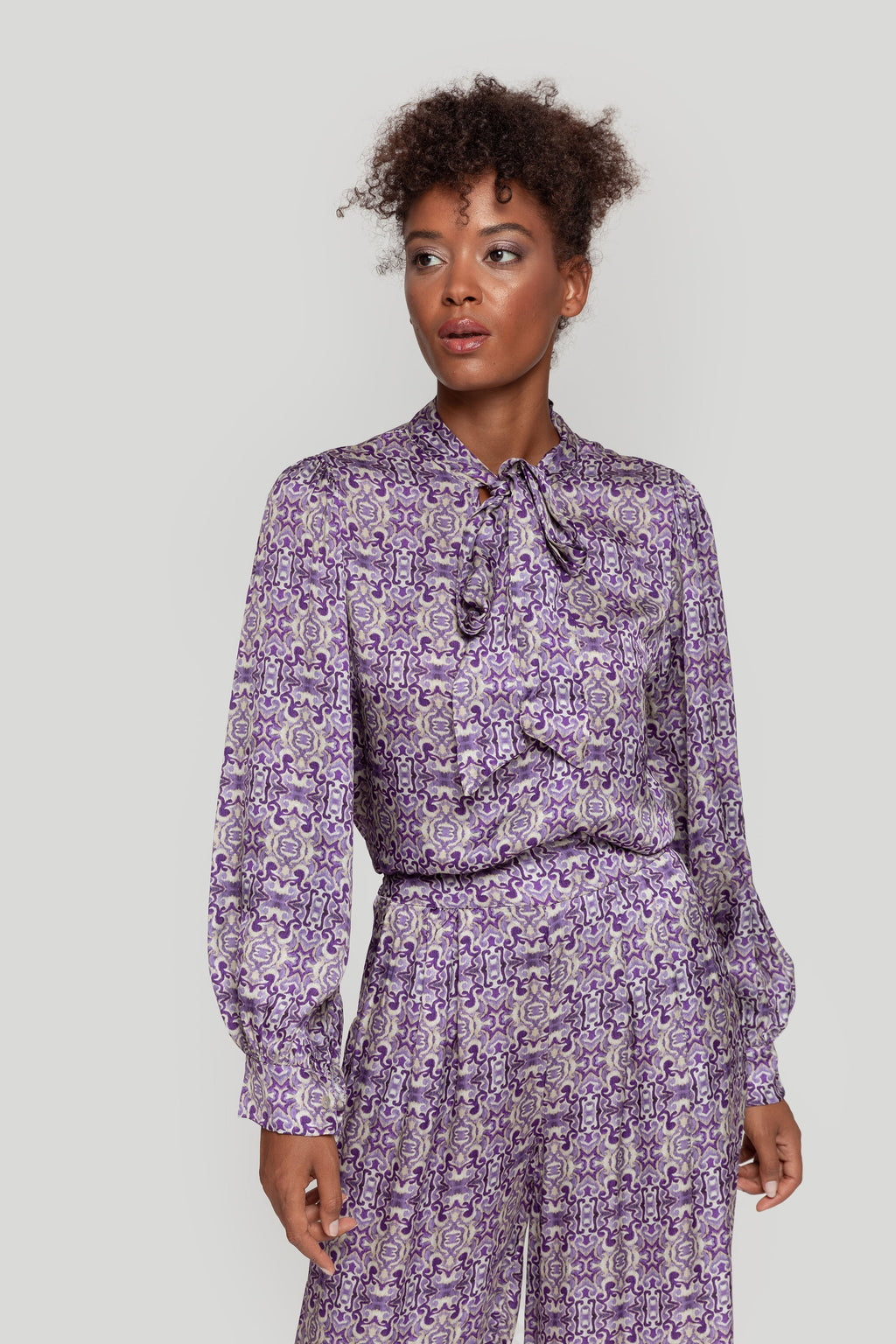BLUSA  SATINADA