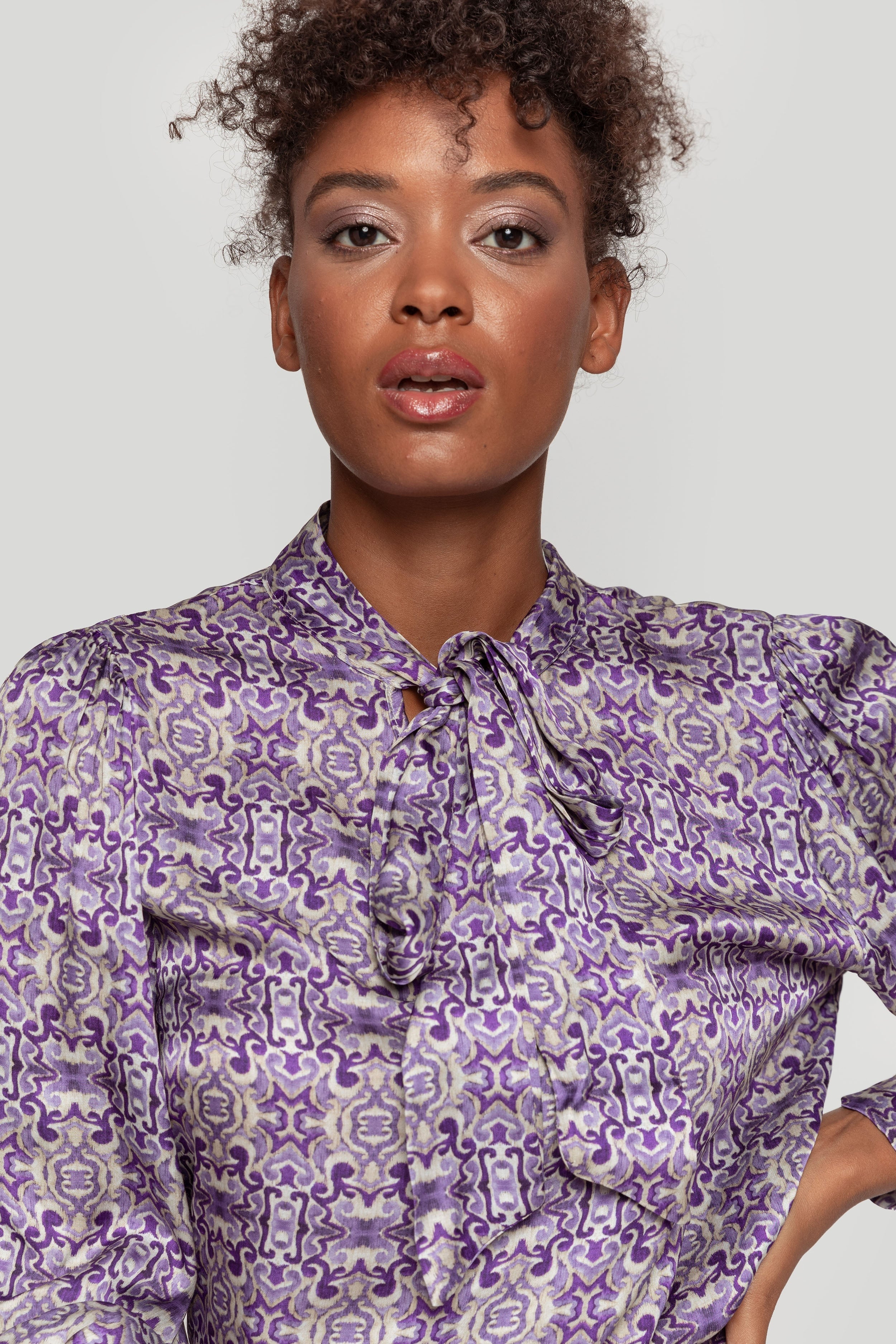 BLUSA  SATINADA