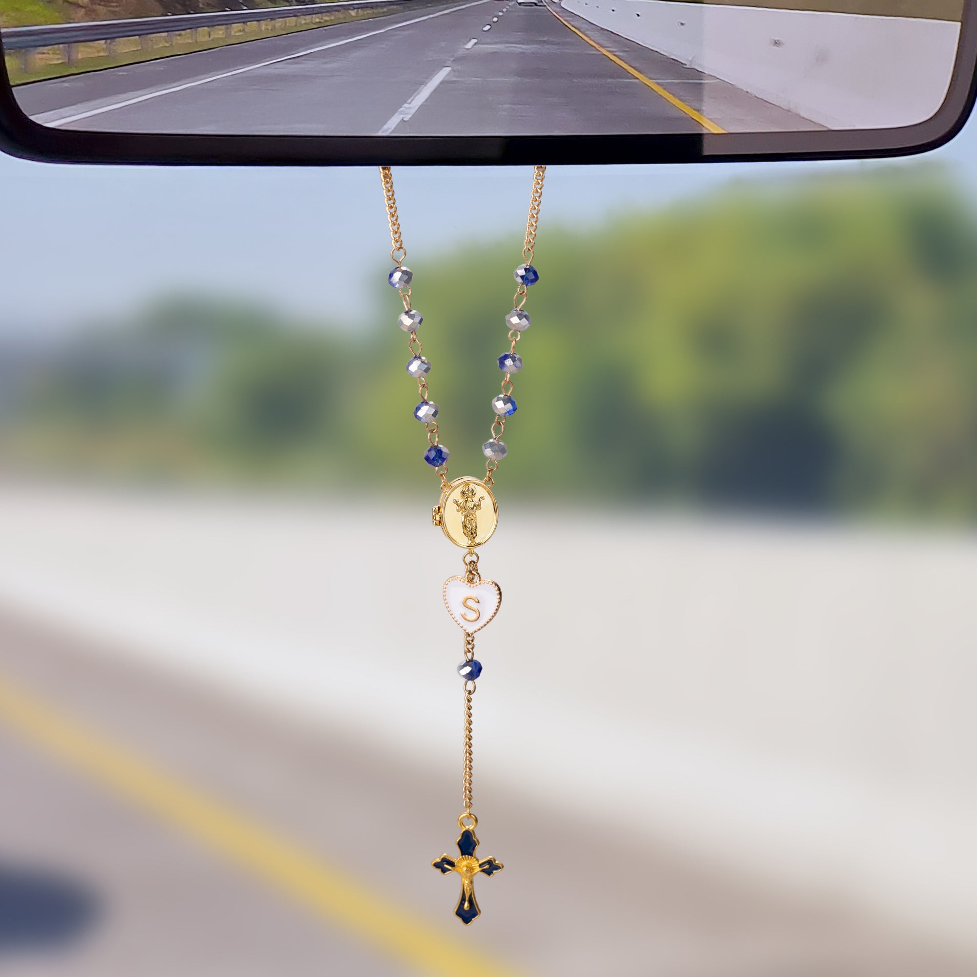 Personalizado 1-2 Fotos Jesús Cruz Delicado Rosario Adorno para colgar en el coche con la inicial del corazón Accesorios de coche Regalo de cumpleaños para el catolicismo Propietario de coche