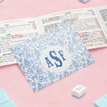 Personalizado Chinoiserie Mahjong Tri-fold Card Cover Impermeable Pegatinas Set con Letras Regalo Decoración Mahjong Accesorio Regalo para los amantes de Mahjong