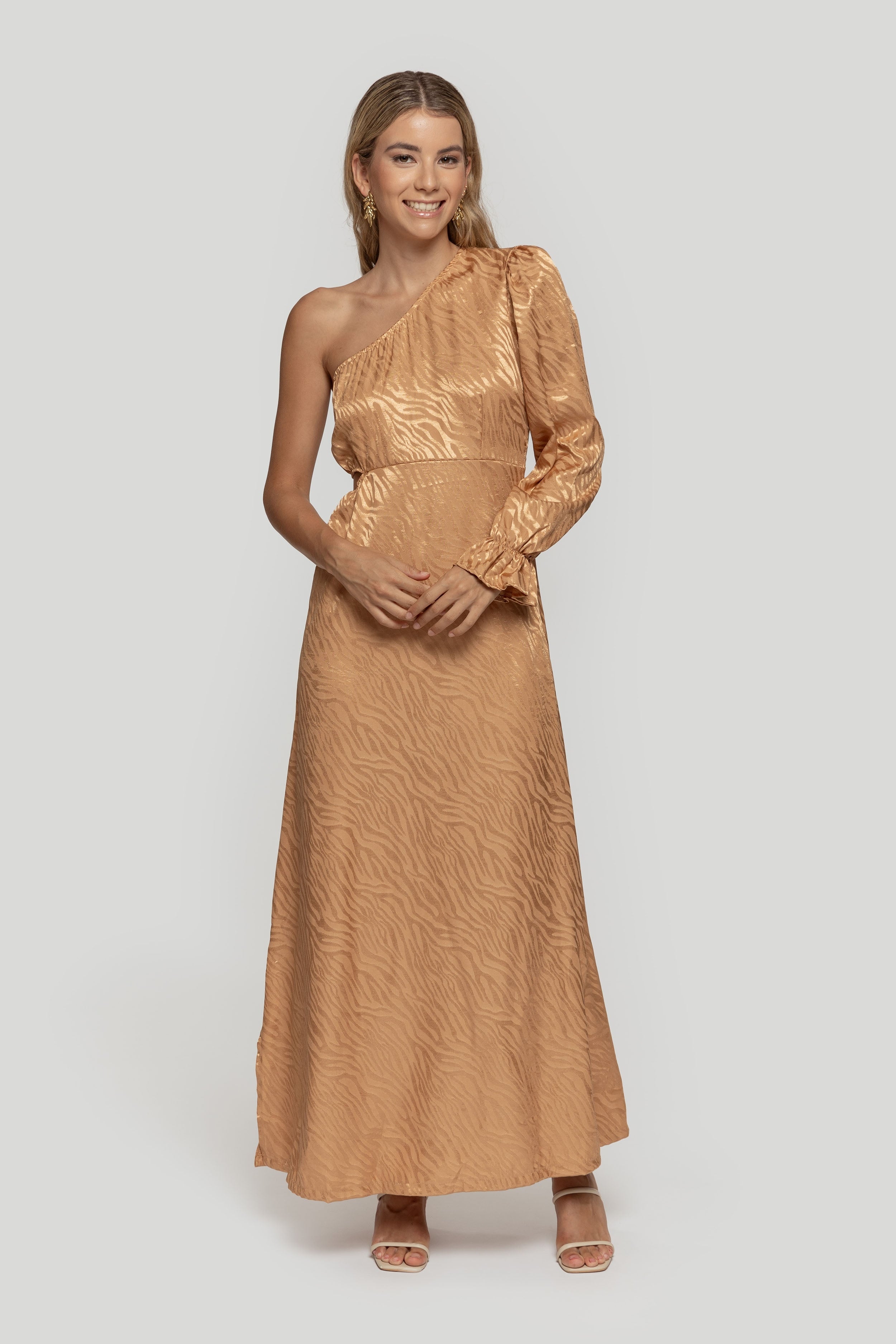 VESTIDO  CUT OUT