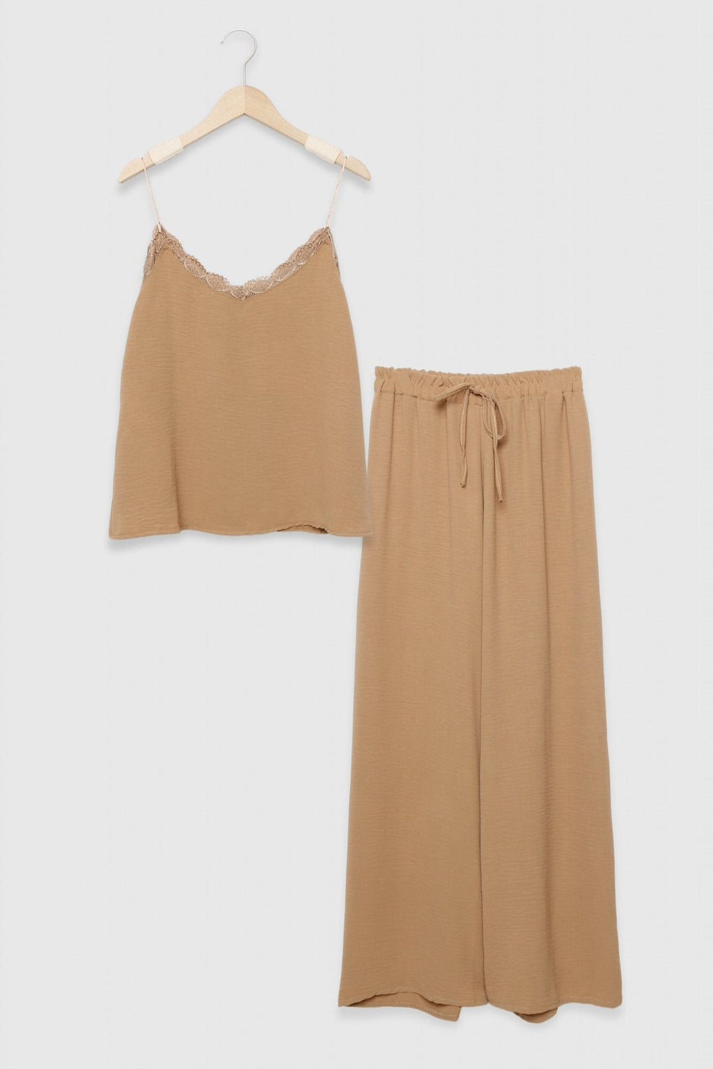 CONJUNTO  COSTA