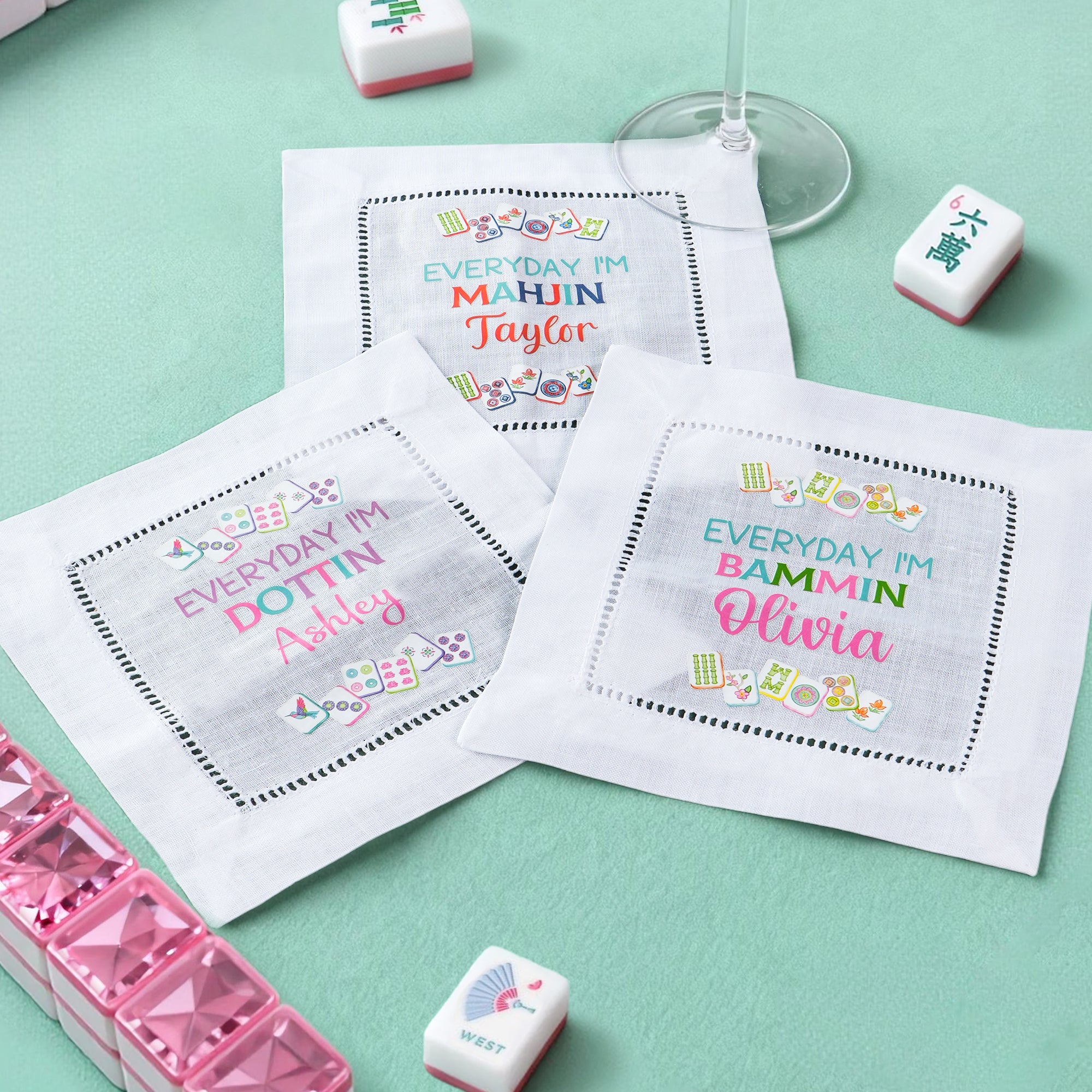 Servilleta de cóctel de lino con nombre personalizada con diseño Mahjong multicolor Juego de 4 servilletas de cóctel para fiestas Decoración del hogar Regalo de cumpleaños para familiares Amigos Amant