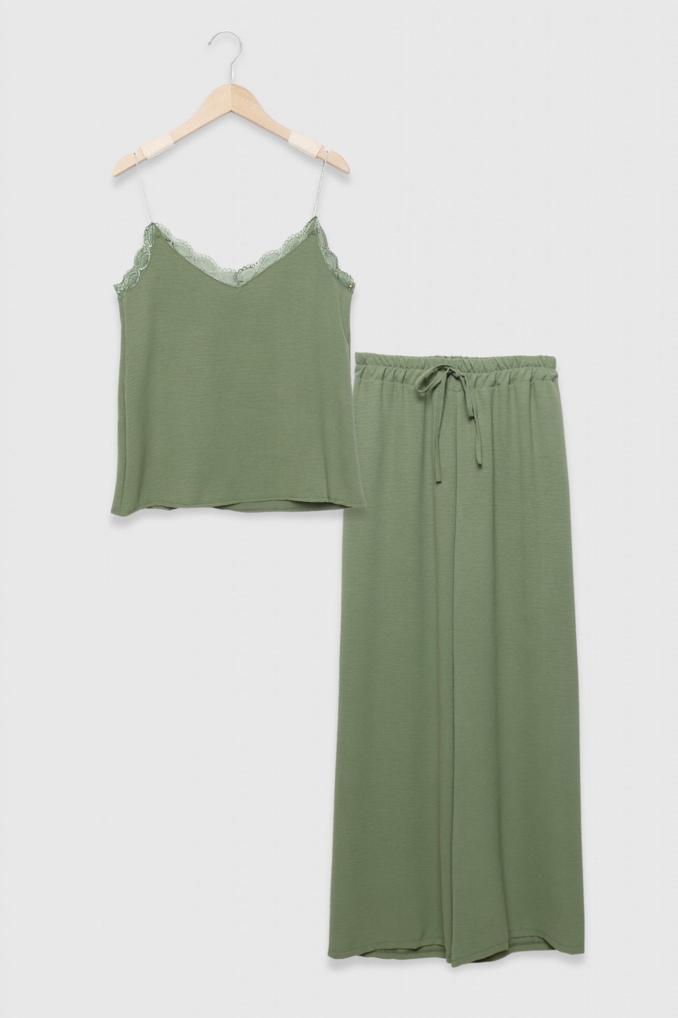 CONJUNTO  COSTA