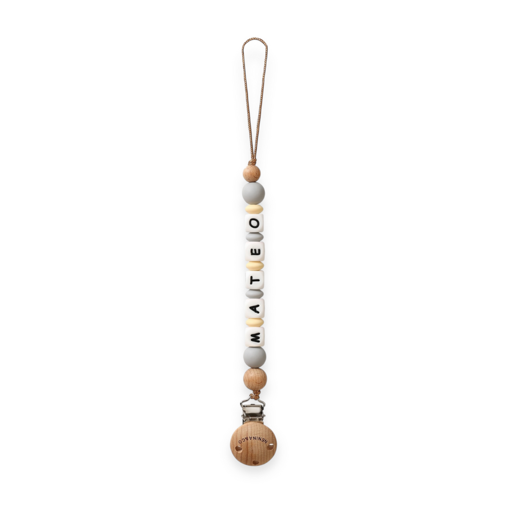 Chupetero Personalizado Gris con Nombre en Silicona Orgánica | Nenina & Co.