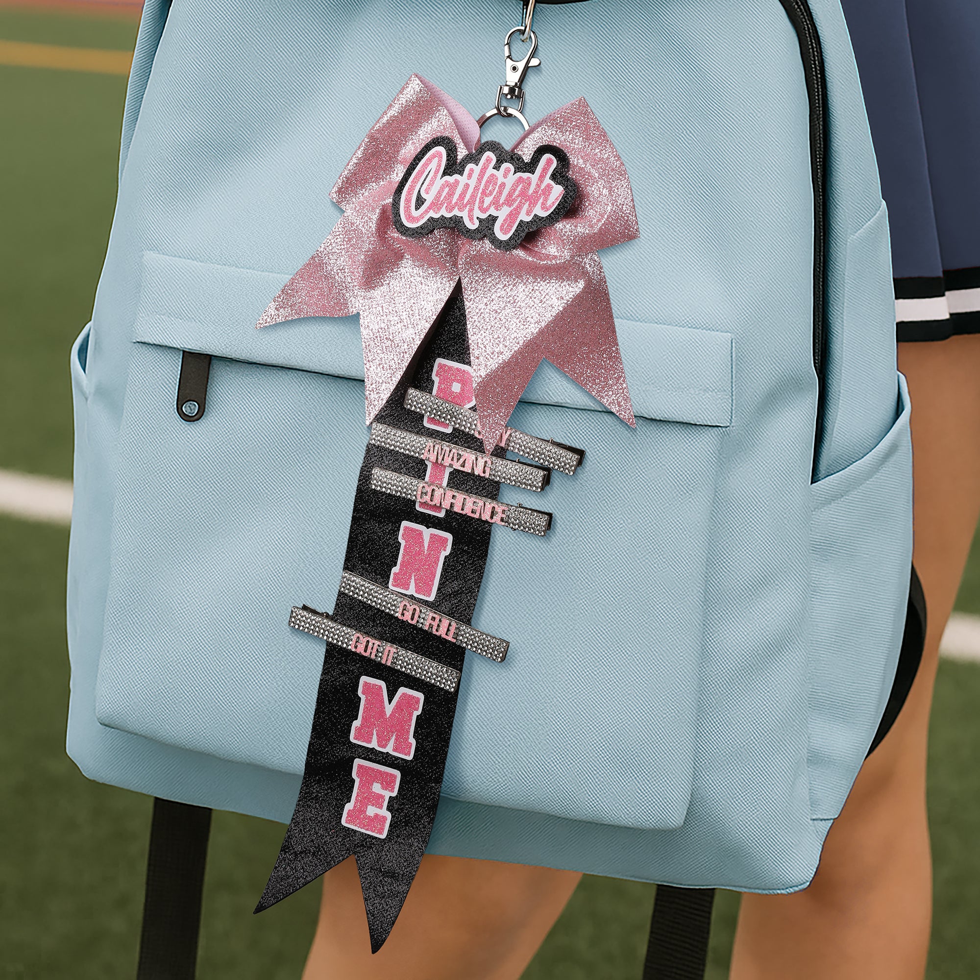 Llavero con lazo de purpurina personalizado Portaetiquetas de mochila con 5 alfileres Accesorios de viaje Uso diario Regalo de cumpleaños para compañeras de equipo Animadoras