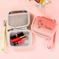 Personalizado Nacimiento Flor de mano de cuero de la PU portátil caja de almacenamiento con el nombre y el cordón de viaje Accesorios Boda Cumpleaños Regalo para Mujeres Niñas