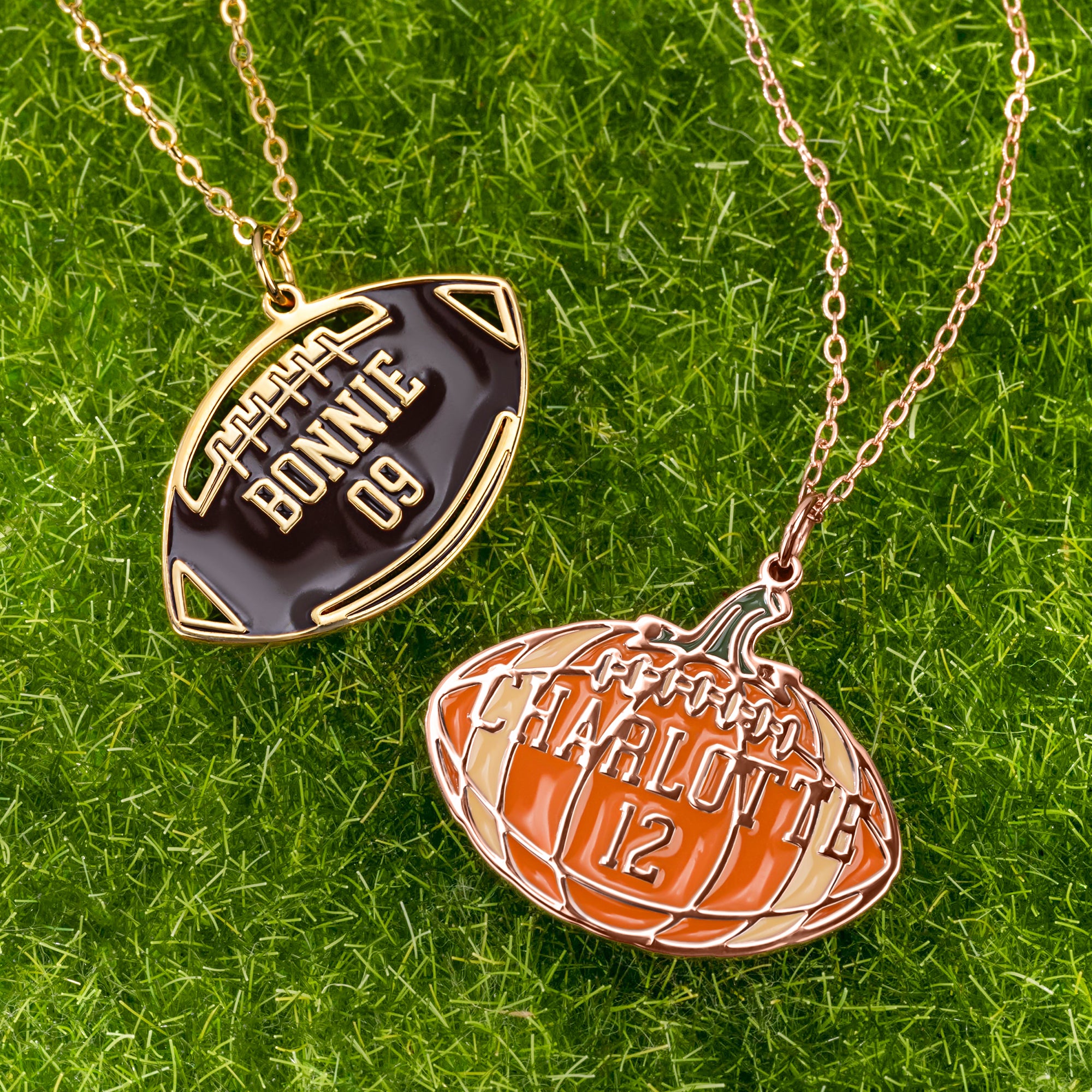 Personalizada calabaza collar de fútbol con el nombre y el número de joyería delicada Día de Acción de Gracias Día del Juego de Regalo para los amantes del jugador de fútbol