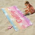 Toalla de playa de secado rápido con nombre personalizada Fantasía Unicornio Fondo Arco Iris Accesorios de verano Regalo de cumpleaños para niños