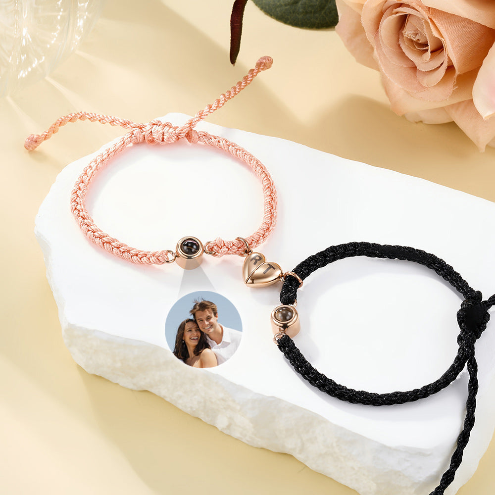 Personalizada de proyección de fotos a juego magnético pulsera trenzada con grabado Inicial Cumpleaños Día de San Valentín Aniversario Regalo para Parejas Amigos