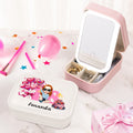 Personalizado Cartoon Globos Cake Personaje PU Caja de joyería de cuero con el nombre de edad y LED de tres colores ajustable Espejo de maquillaje Regalo de cumpleaños para las niñas