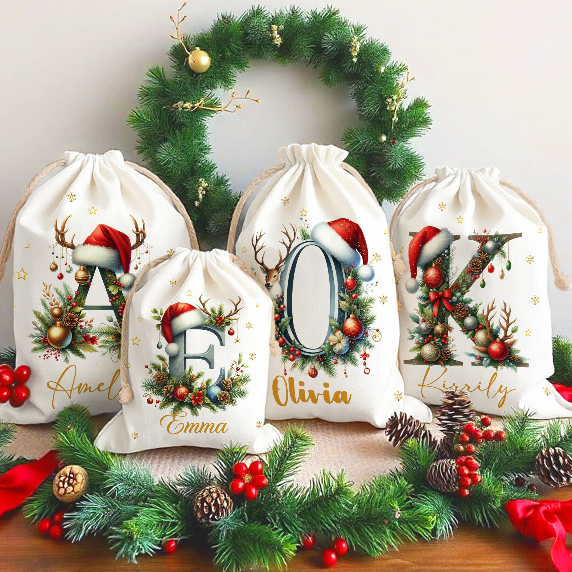 Personalizado lindo reno Santa sombrero inicial de lona bolsa de regalo de cordón con el nombre de regalo de Navidad para Amigos Familia