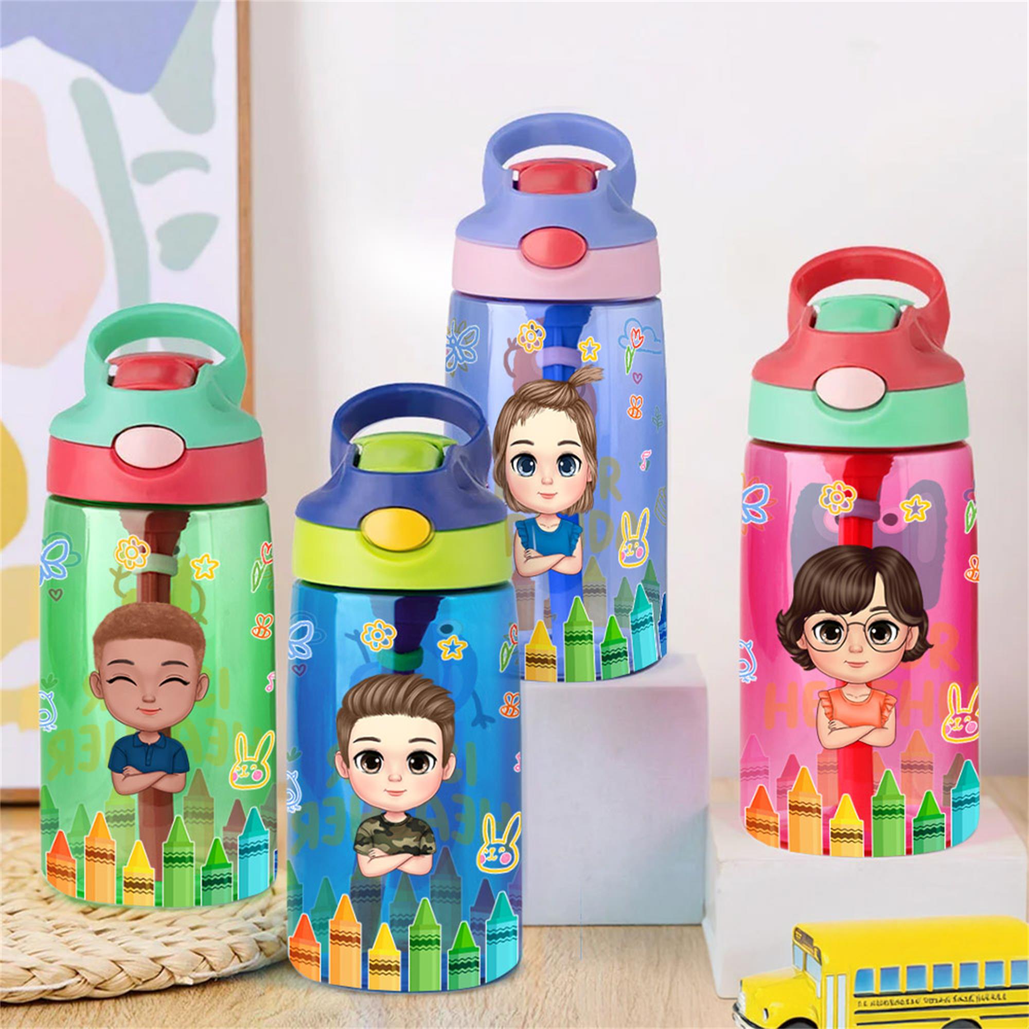 Crayones de colores personalizados Lindo personaje de caricatura Botella de agua para niños de 16 oz con nombre e inicial Regalo de cumpleaños de regreso a la escuela para niños Niñas
