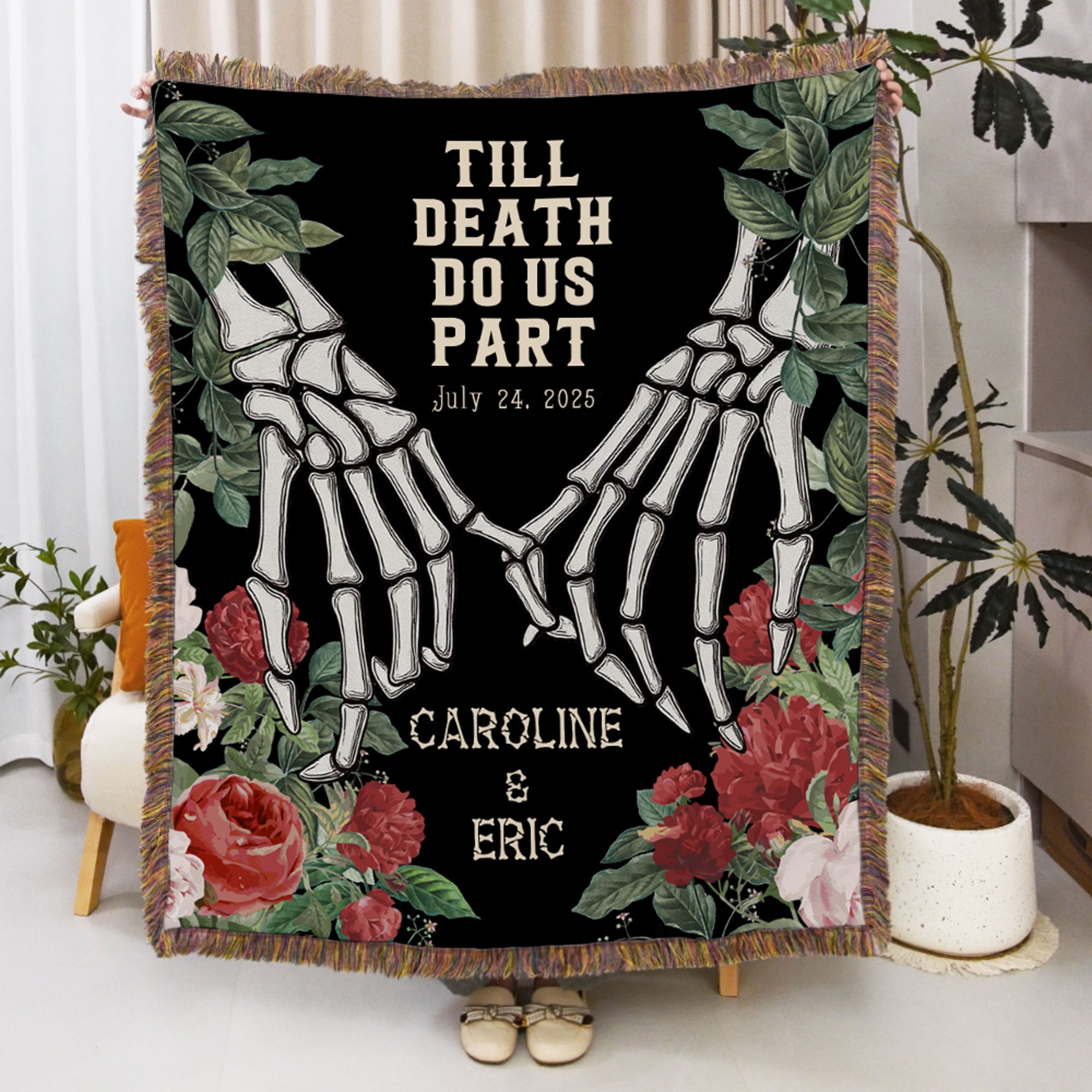 Esqueleto Personalizado Mano Rosa Flecos Suave Manta con Nombre y Borlas Estilo Gótico Decoración para el Hogar Regalo de Halloween para los amantes del gótico